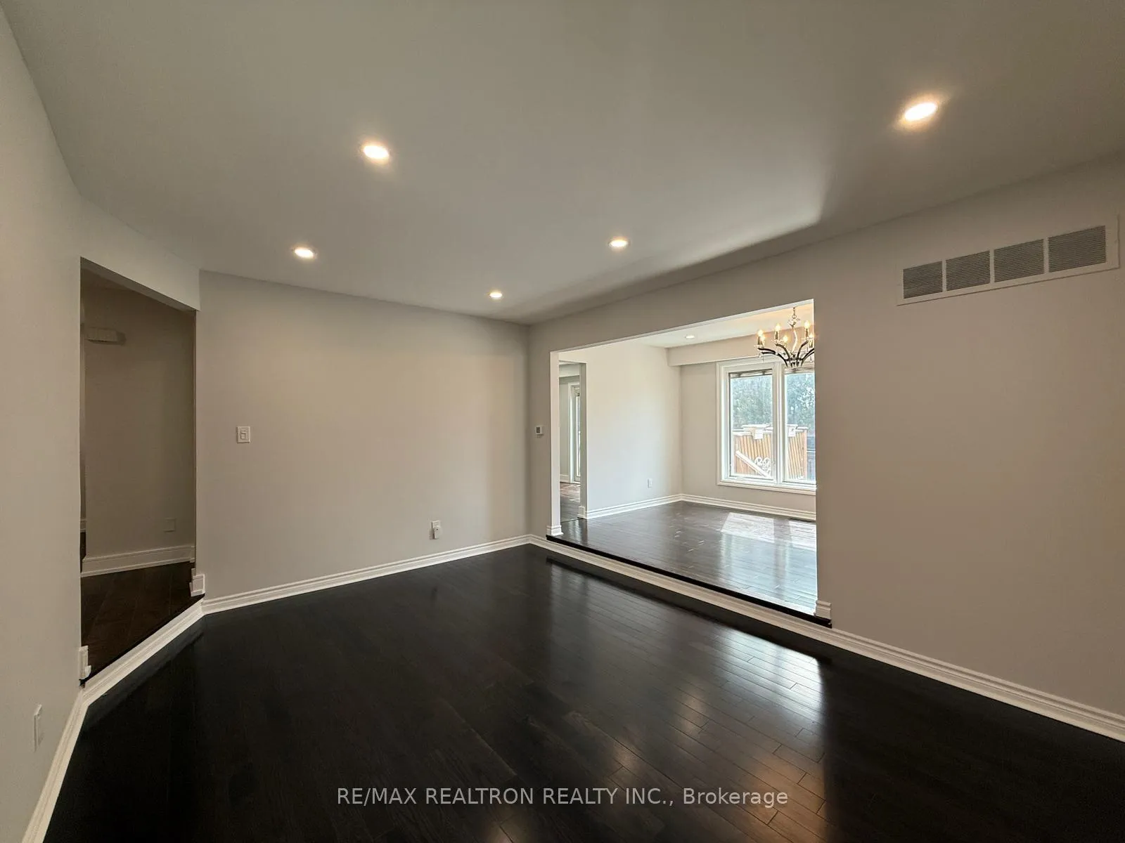 Photo 16 of 7 Mcmorran Crescent, Vaughan, Brownridge — HOMEH