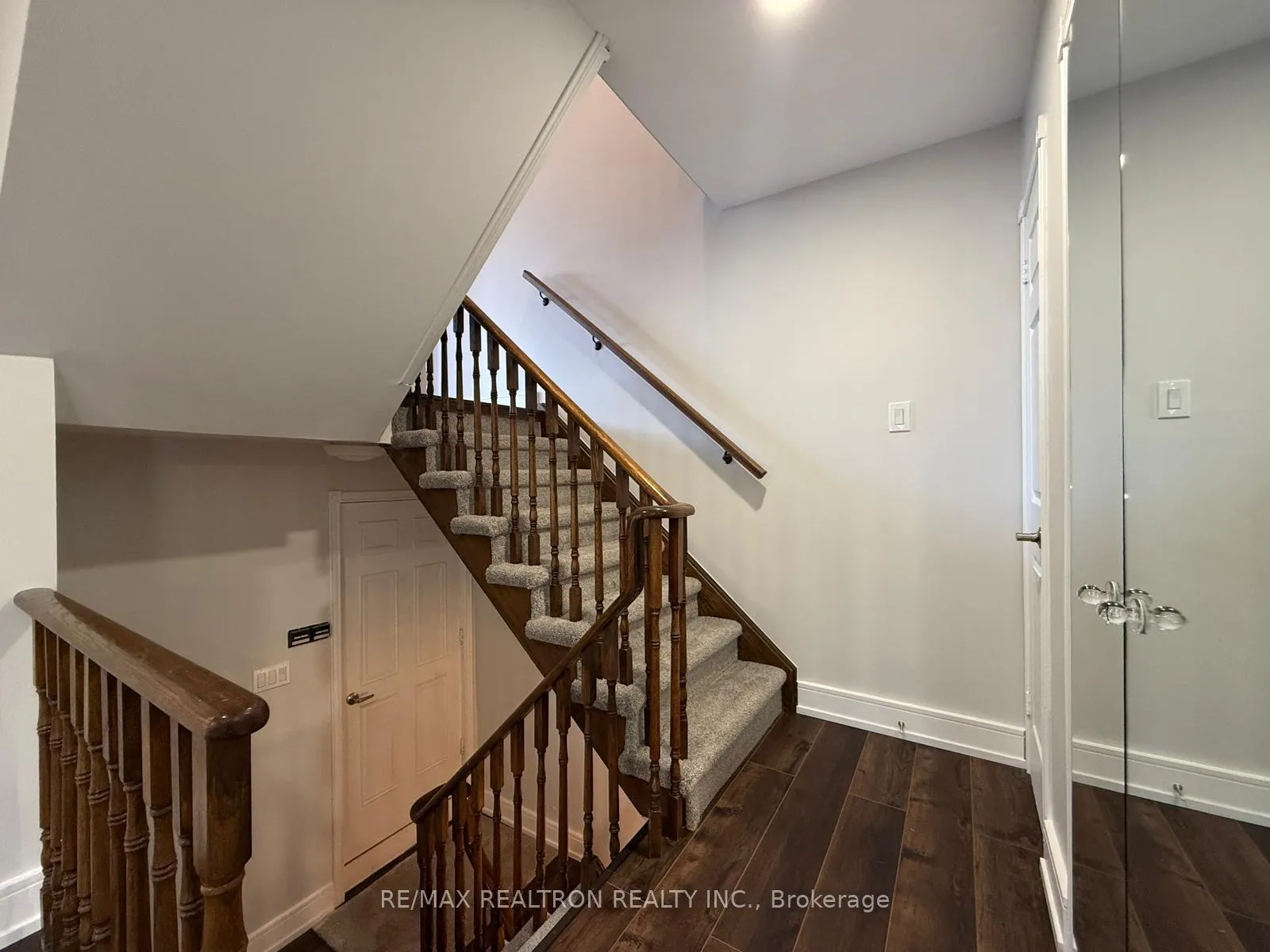 Photo 18 of 7 Mcmorran Crescent, Vaughan, Brownridge — HOMEH