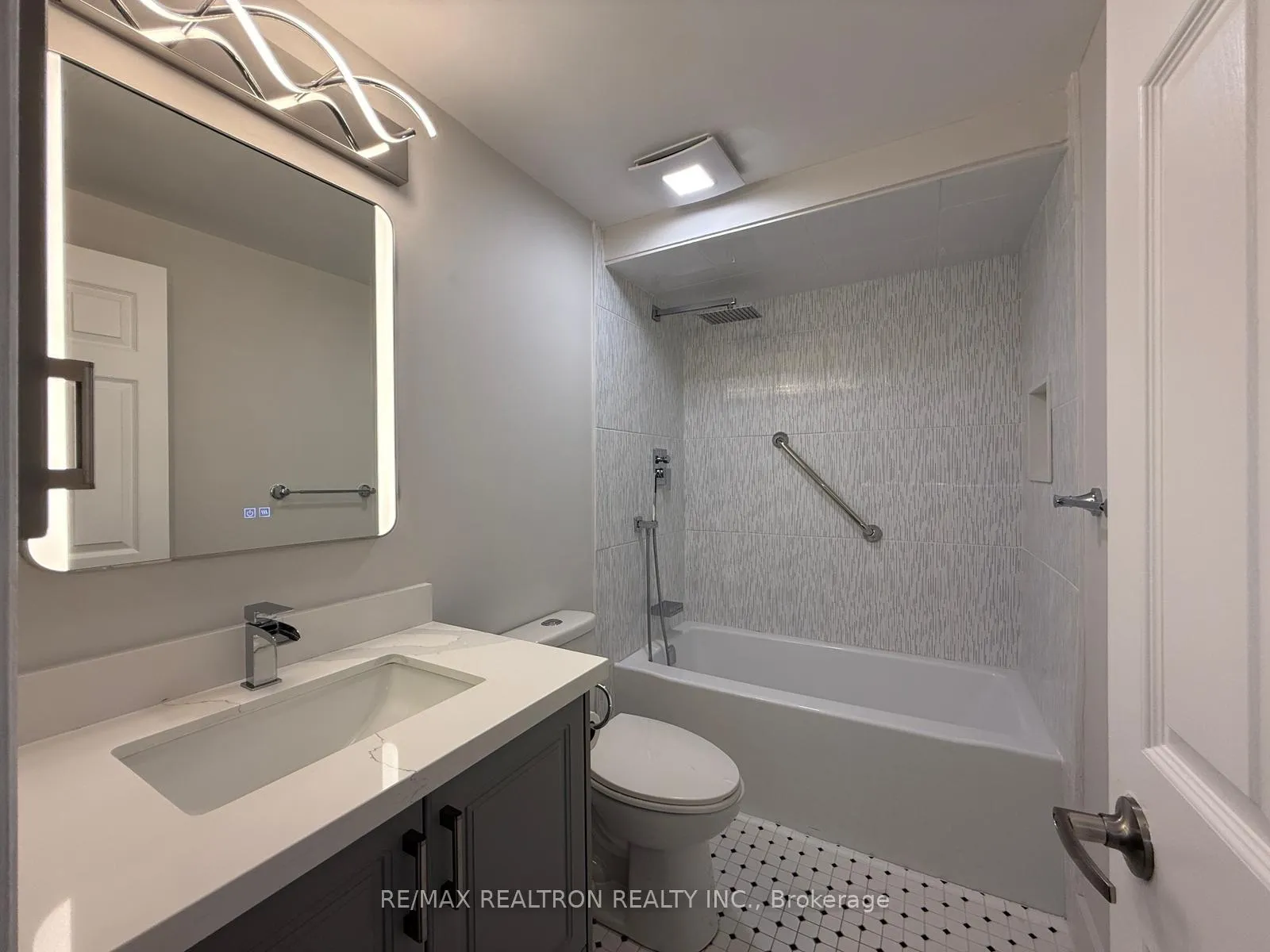 Photo 25 of 7 Mcmorran Crescent, Vaughan, Brownridge — HOMEH