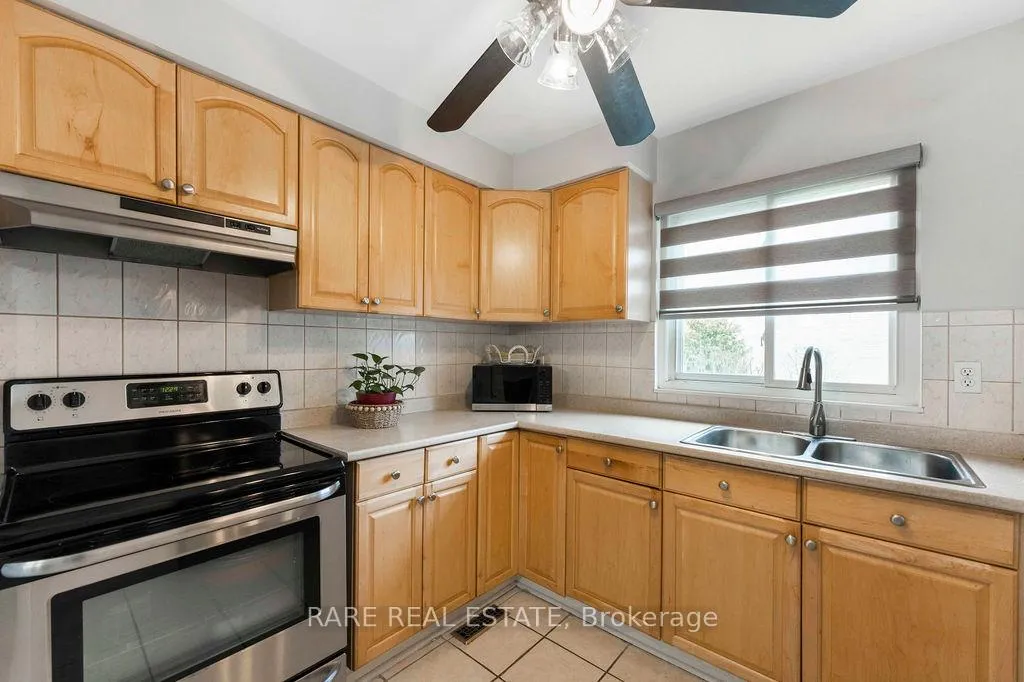 Photo 9 of Unit 21, 2006 Martin Grove Road, Etobicoke, West Humber-Clairville — HOMEH