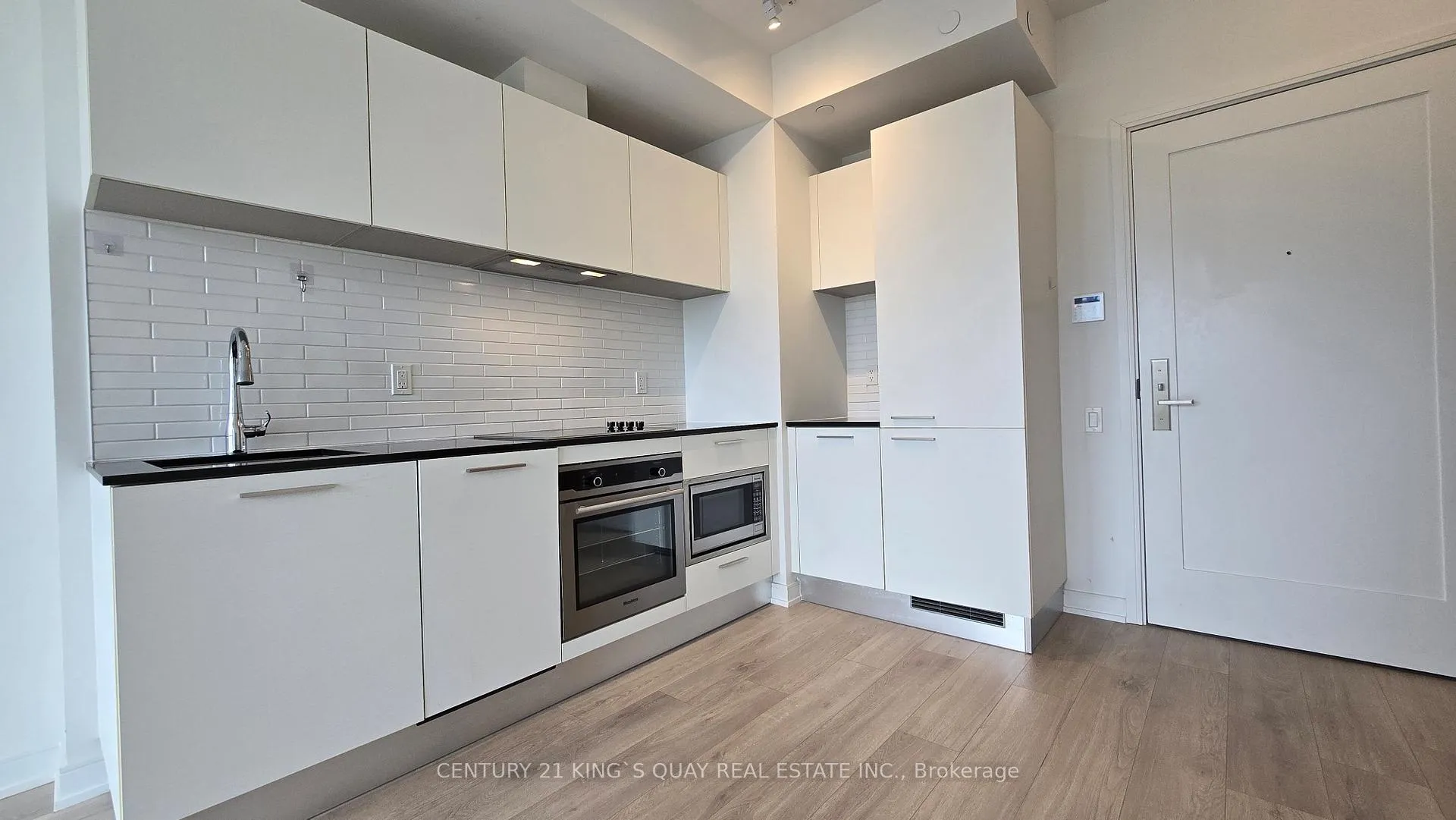 Photo 12 of Unit 803, 3 Gloucester Street, Toronto, Church-Yonge Corridor — HOMEH