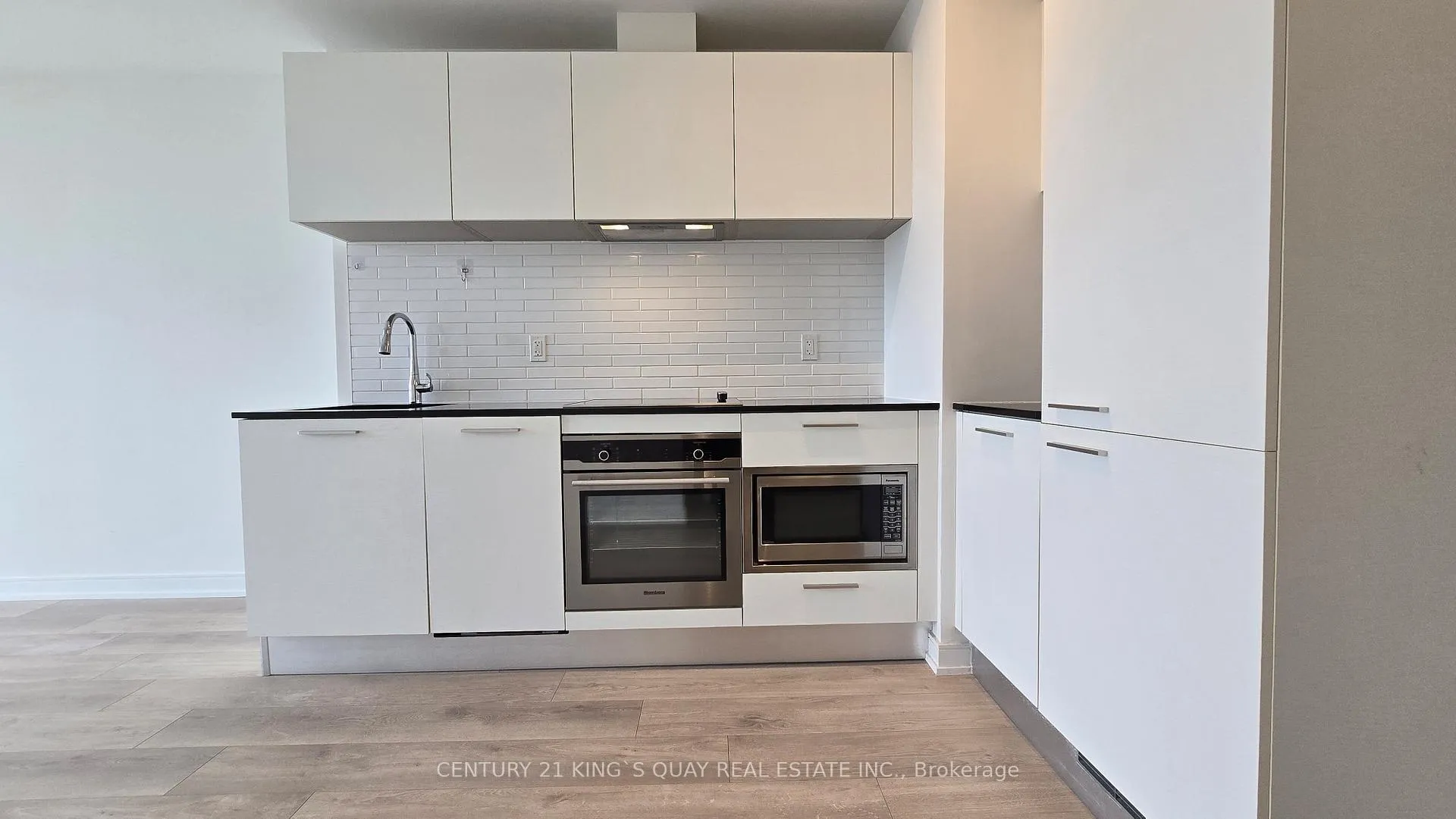Photo 13 of Unit 803, 3 Gloucester Street, Toronto, Church-Yonge Corridor — HOMEH