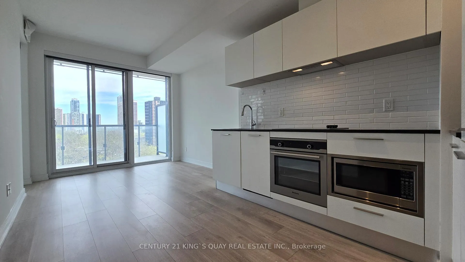 Photo 14 of Unit 803, 3 Gloucester Street, Toronto, Church-Yonge Corridor — HOMEH