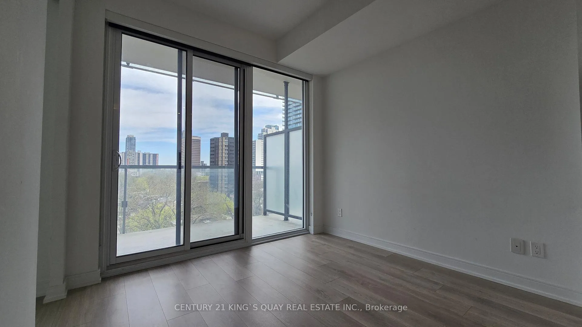 Photo 15 of Unit 803, 3 Gloucester Street, Toronto, Church-Yonge Corridor — HOMEH
