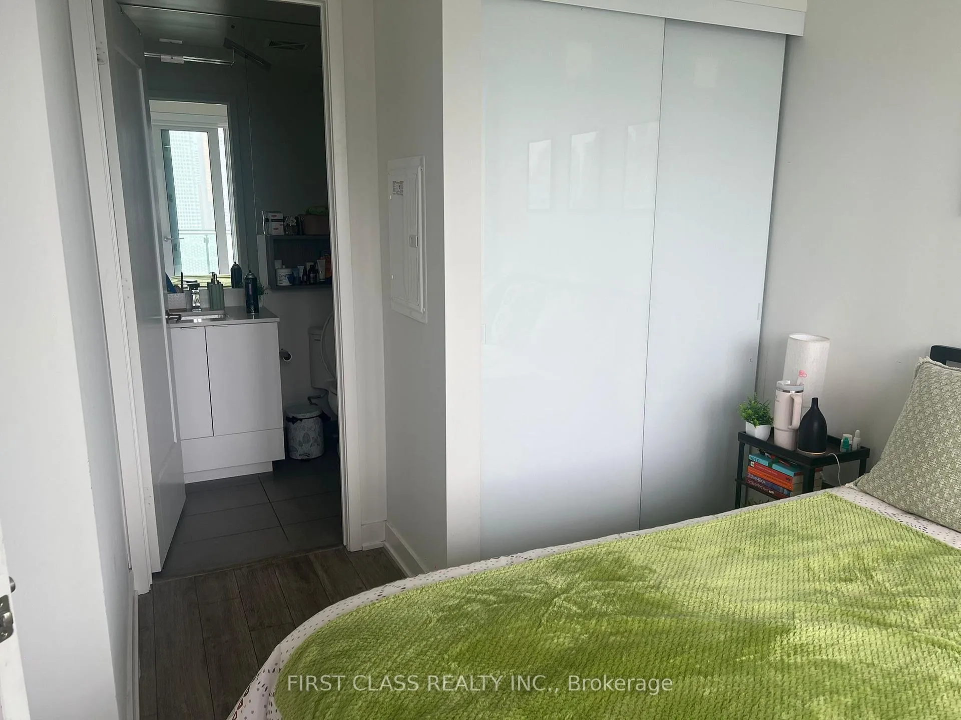 Photo 7 of Unit 2933W, 135 Lower Sherbourne Street, Toronto, Waterfront Communities — HOMEH