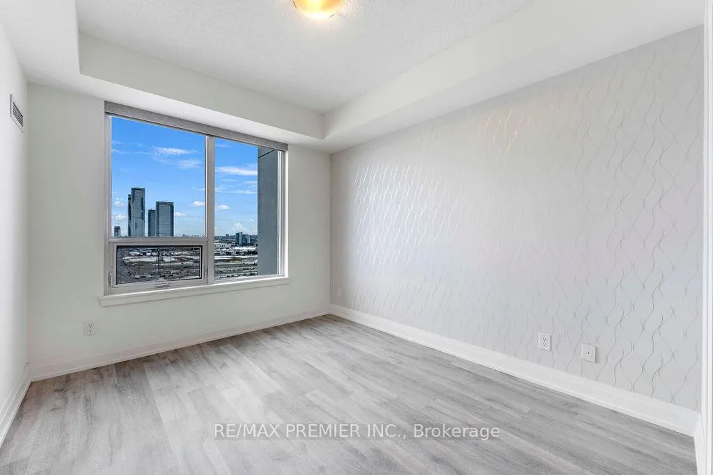 Photo 10 of Unit 1807, 3600 Highway 7, Vaughan, Vaughan Corporate Centre — HOMEH