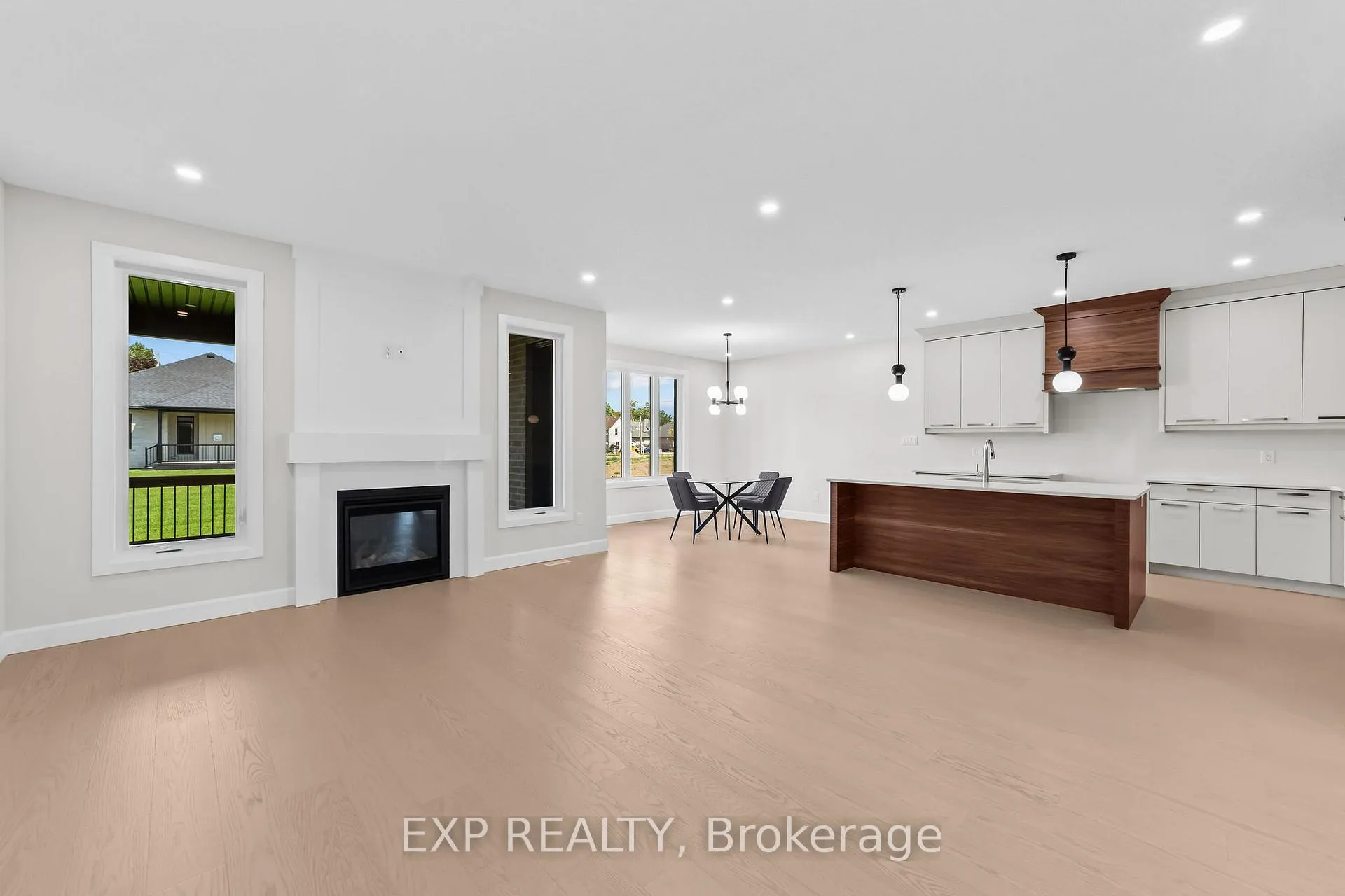 Photo 4 of 421 Ontario Street, Warwick, Watford — HOMEH