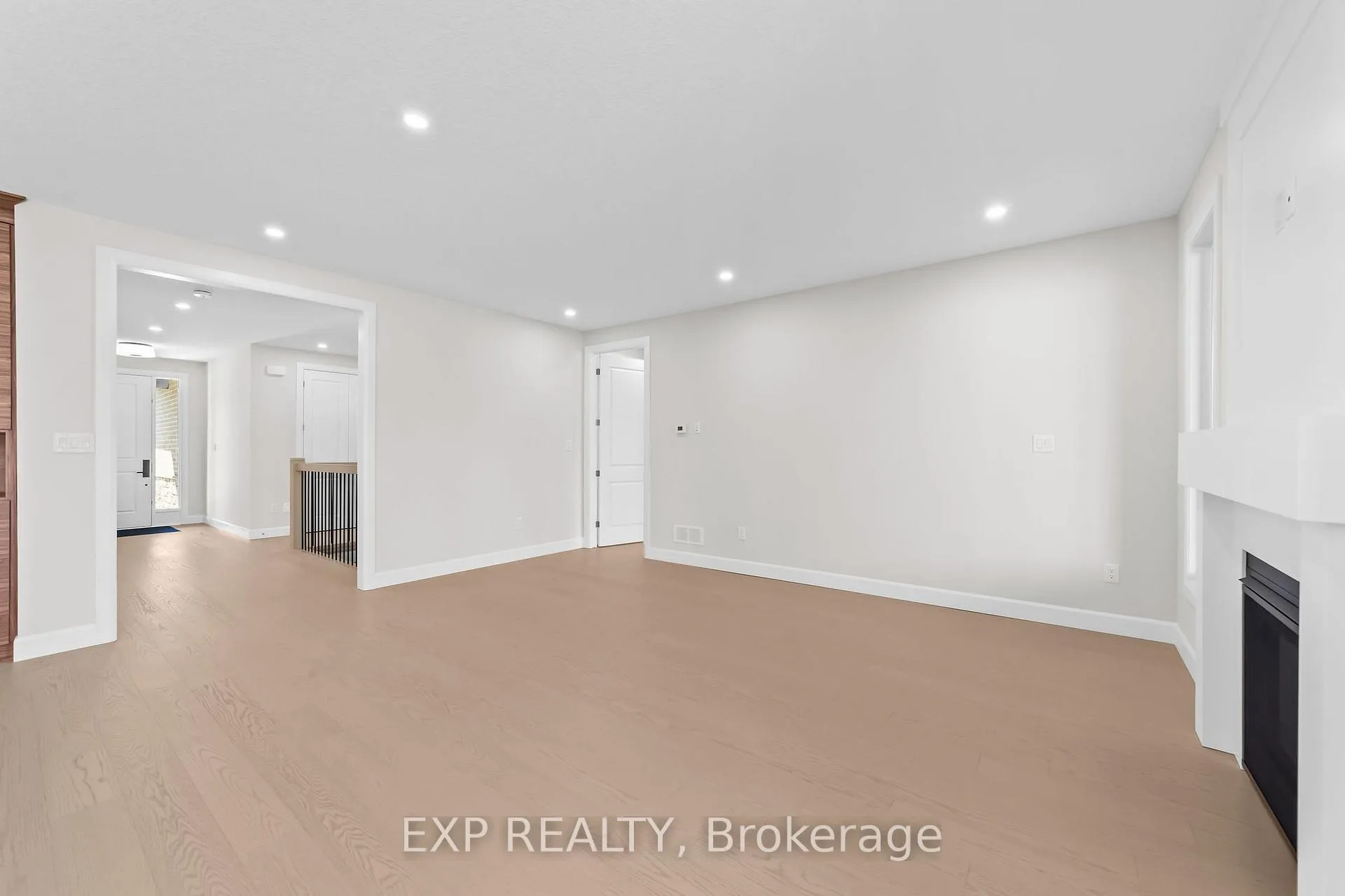 Photo 10 of 421 Ontario Street, Warwick, Watford — HOMEH