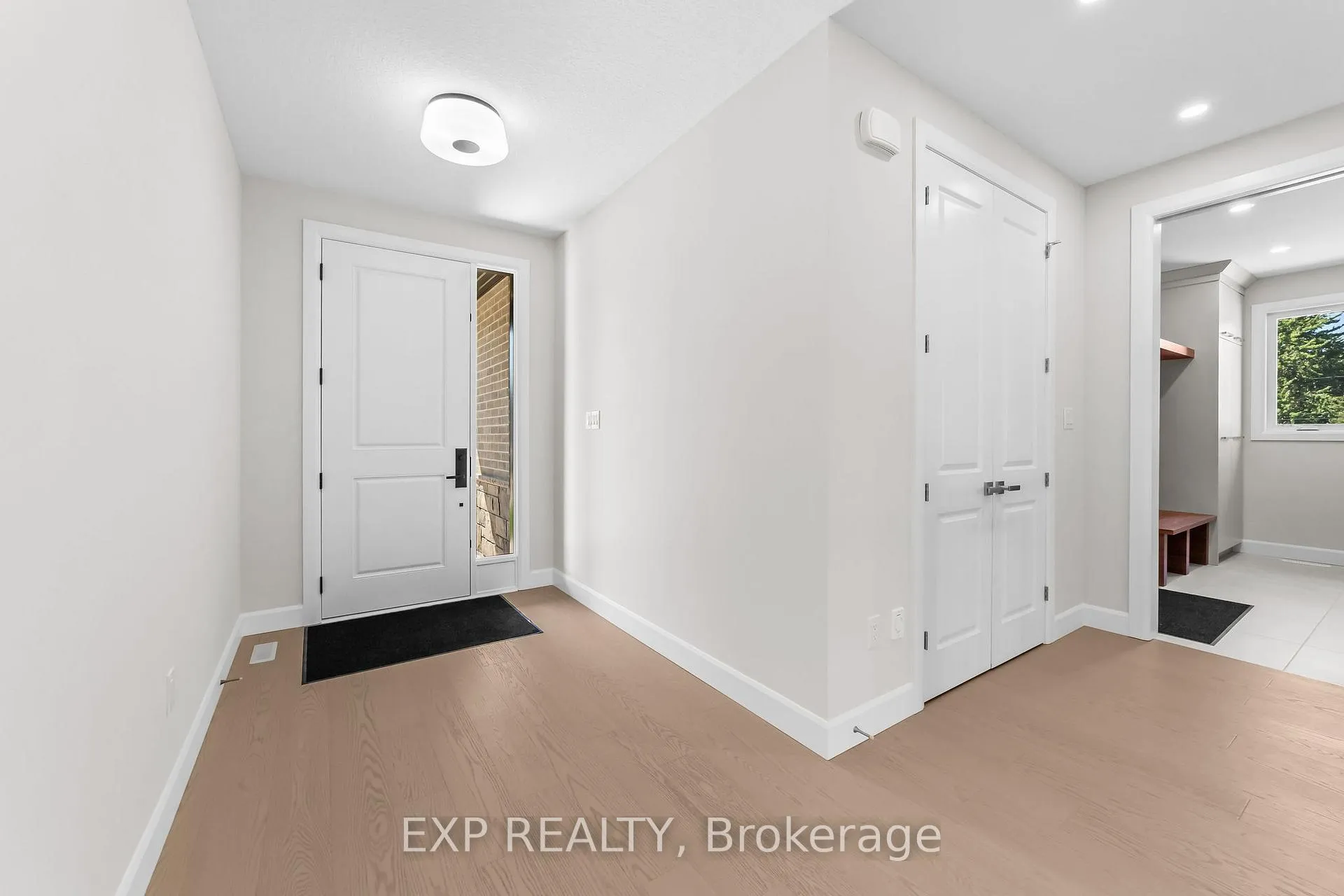Photo 11 of 421 Ontario Street, Warwick, Watford — HOMEH