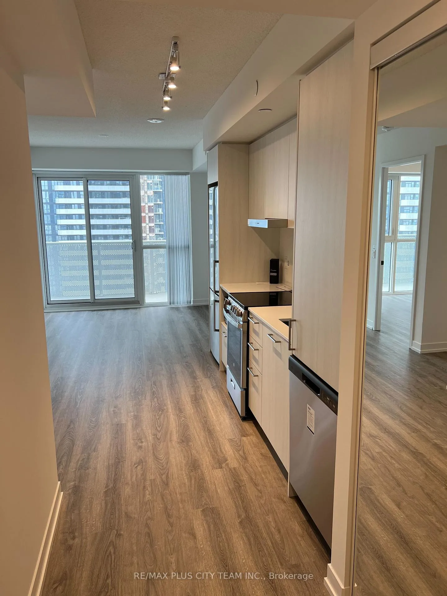 Photo 1 of Unit 1801, 195 Commerce Street, Vaughan, Vaughan Corporate Centre — HOMEH