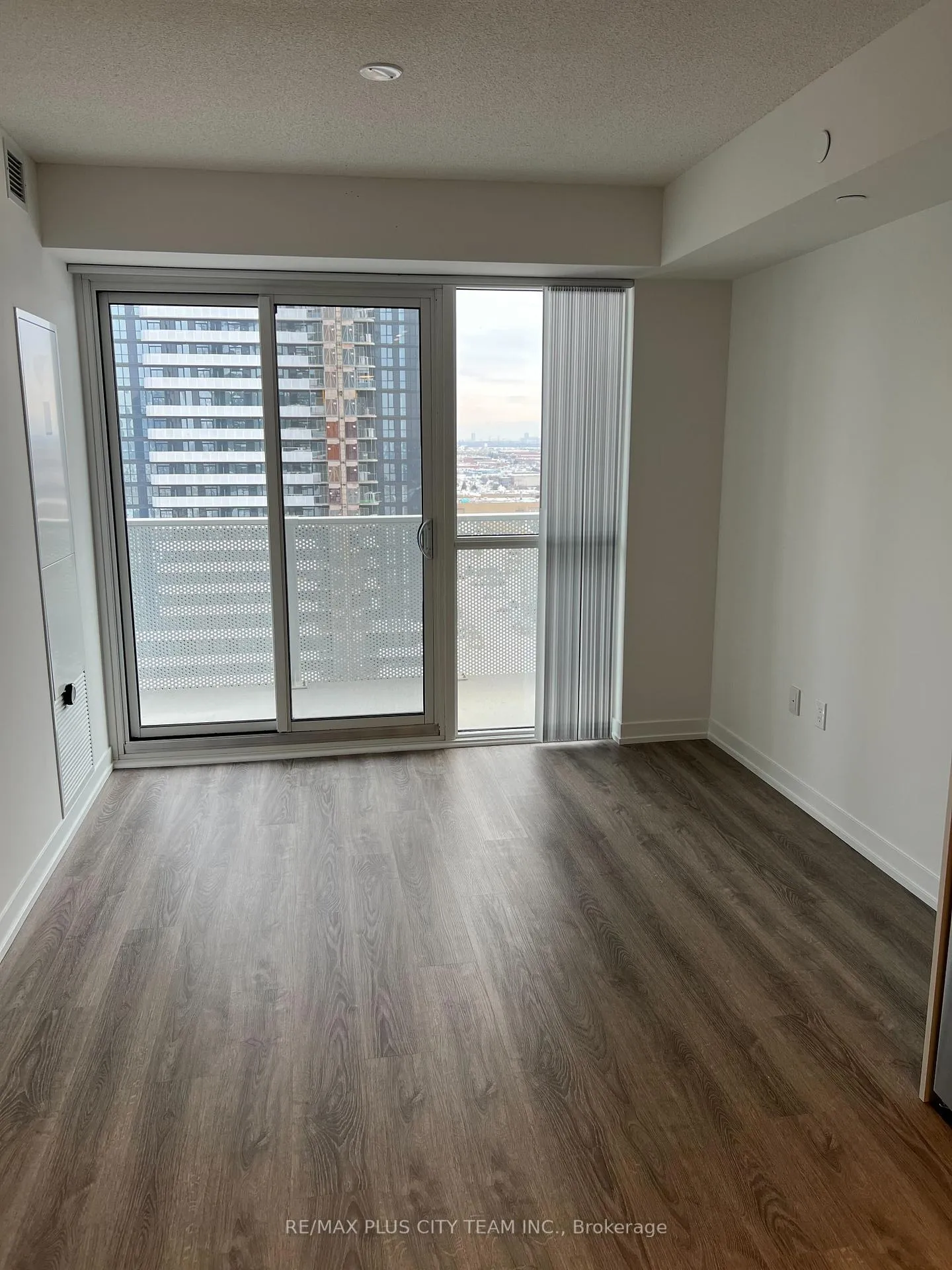 Photo 2 of Unit 1801, 195 Commerce Street, Vaughan, Vaughan Corporate Centre — HOMEH