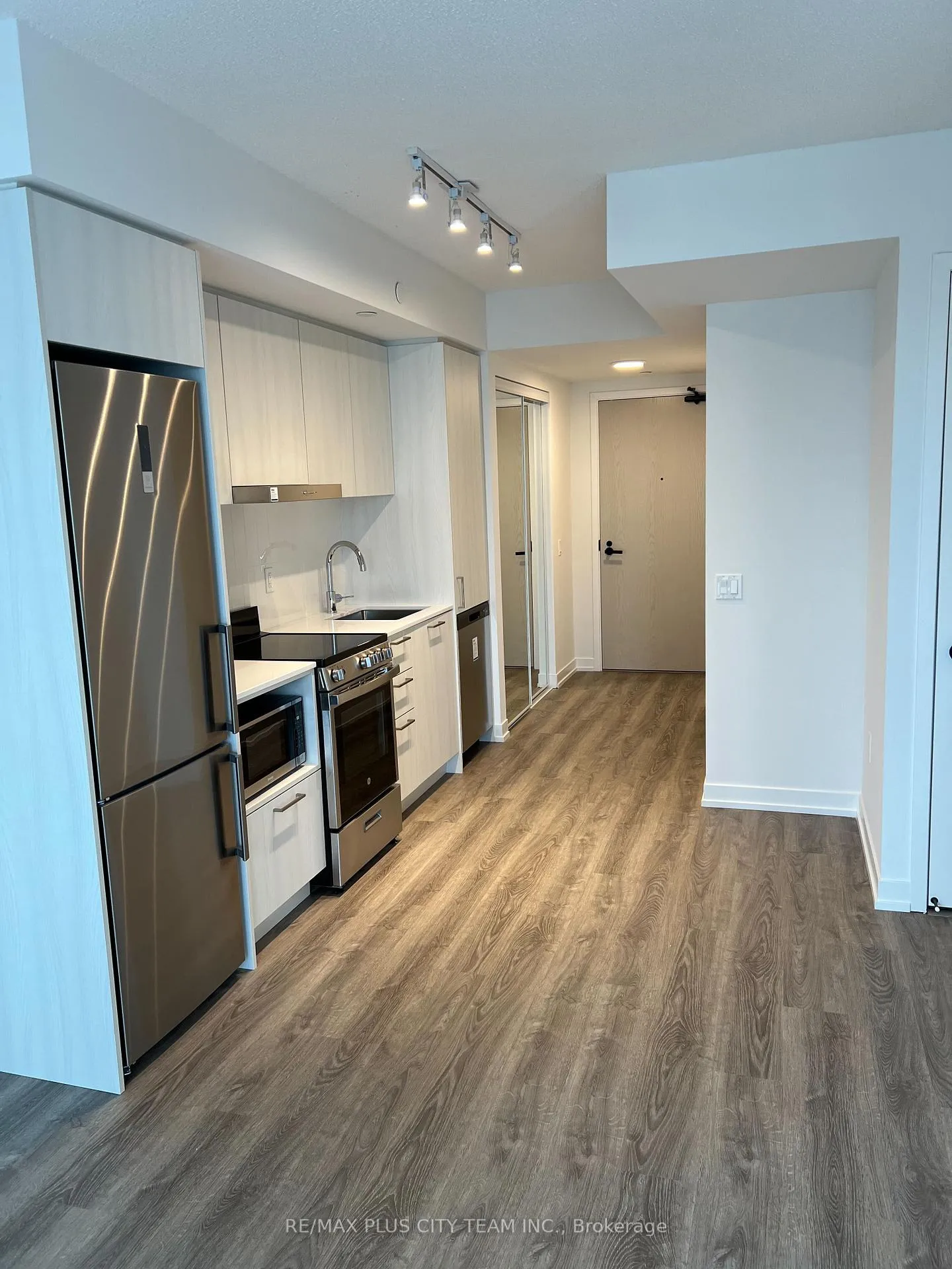 Photo 3 of Unit 1801, 195 Commerce Street, Vaughan, Vaughan Corporate Centre — HOMEH