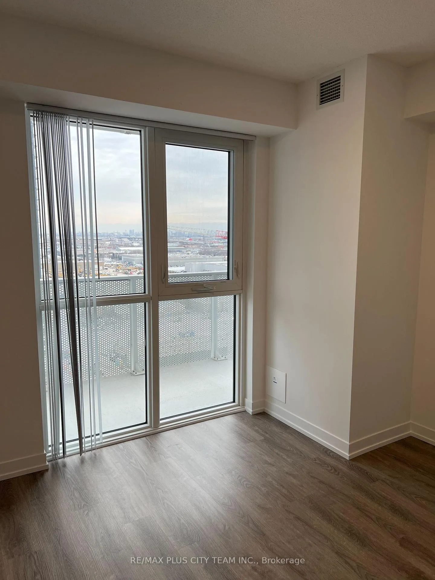 Photo 6 of Unit 1801, 195 Commerce Street, Vaughan, Vaughan Corporate Centre — HOMEH