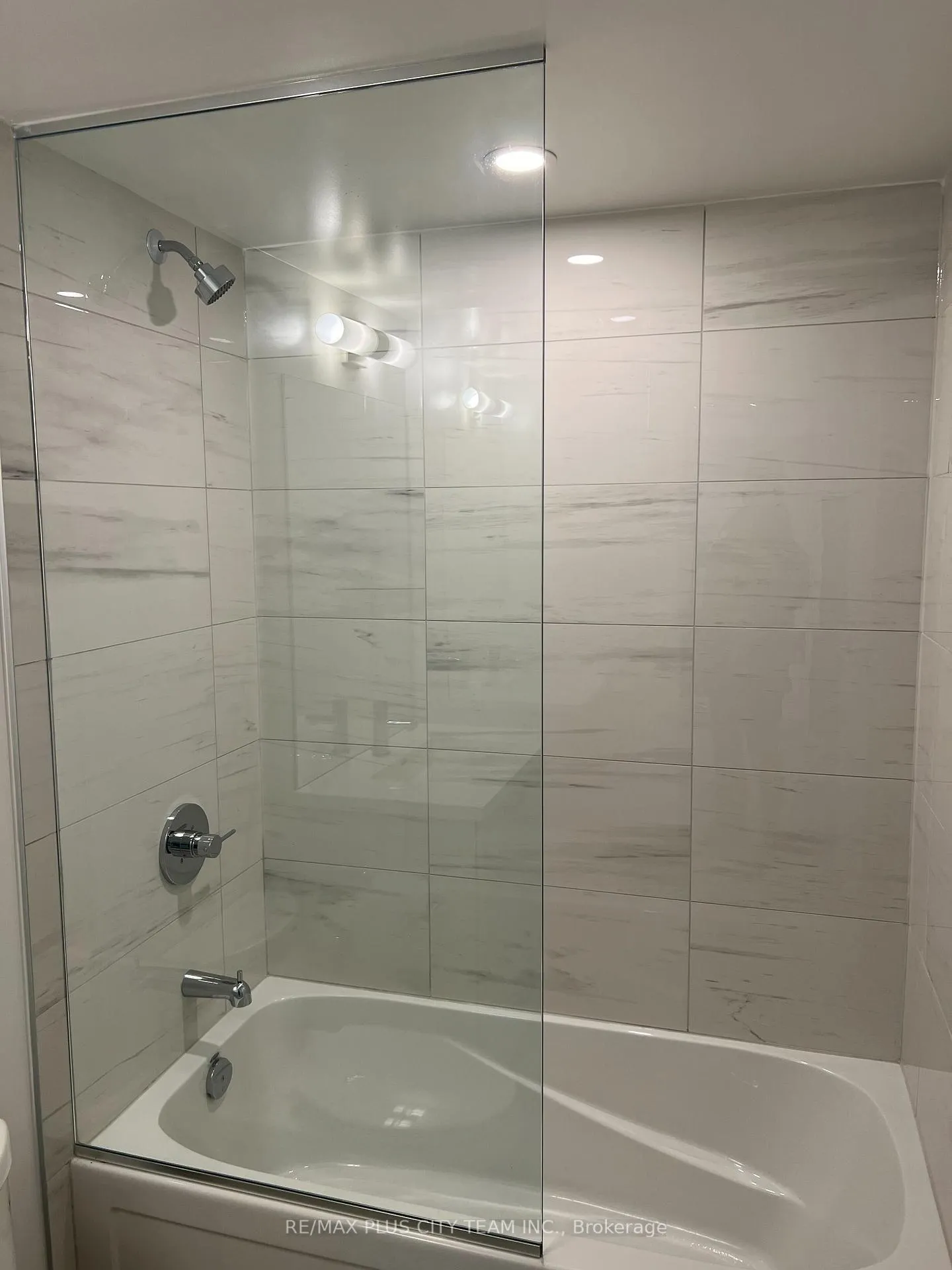 Photo 10 of Unit 1801, 195 Commerce Street, Vaughan, Vaughan Corporate Centre — HOMEH
