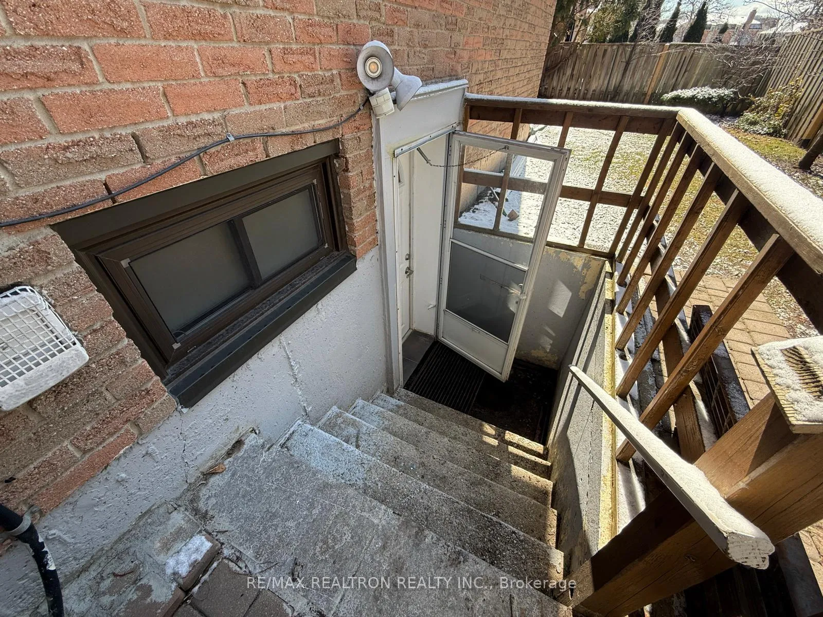 Photo 3 of Unit Bsmnt, 7 Mcmorran Crescent, Vaughan, Brownridge — HOMEH