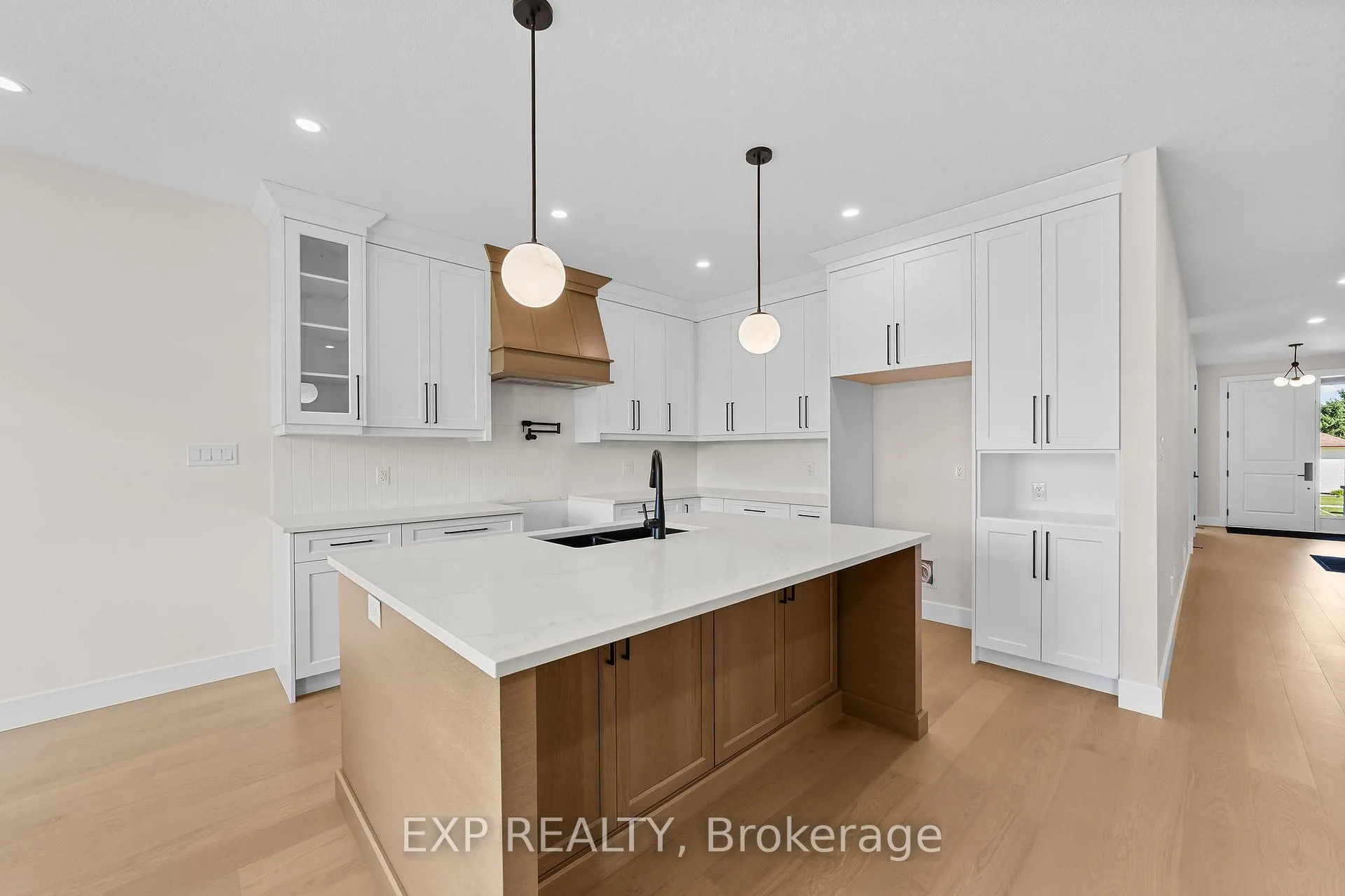 Photo 10 of 420 Erie Street, Warwick, Watford — HOMEH