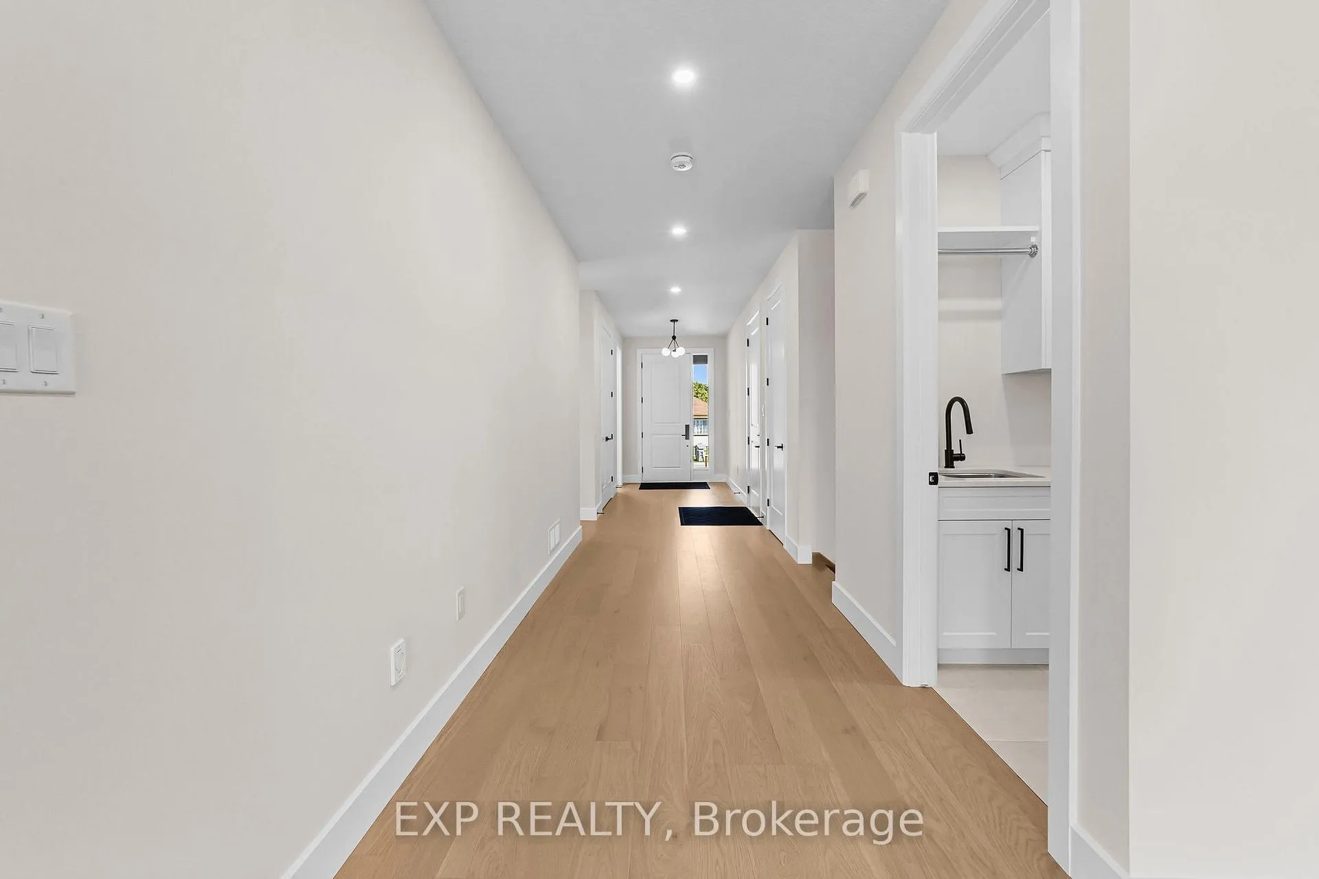 Photo 15 of 420 Erie Street, Warwick, Watford — HOMEH
