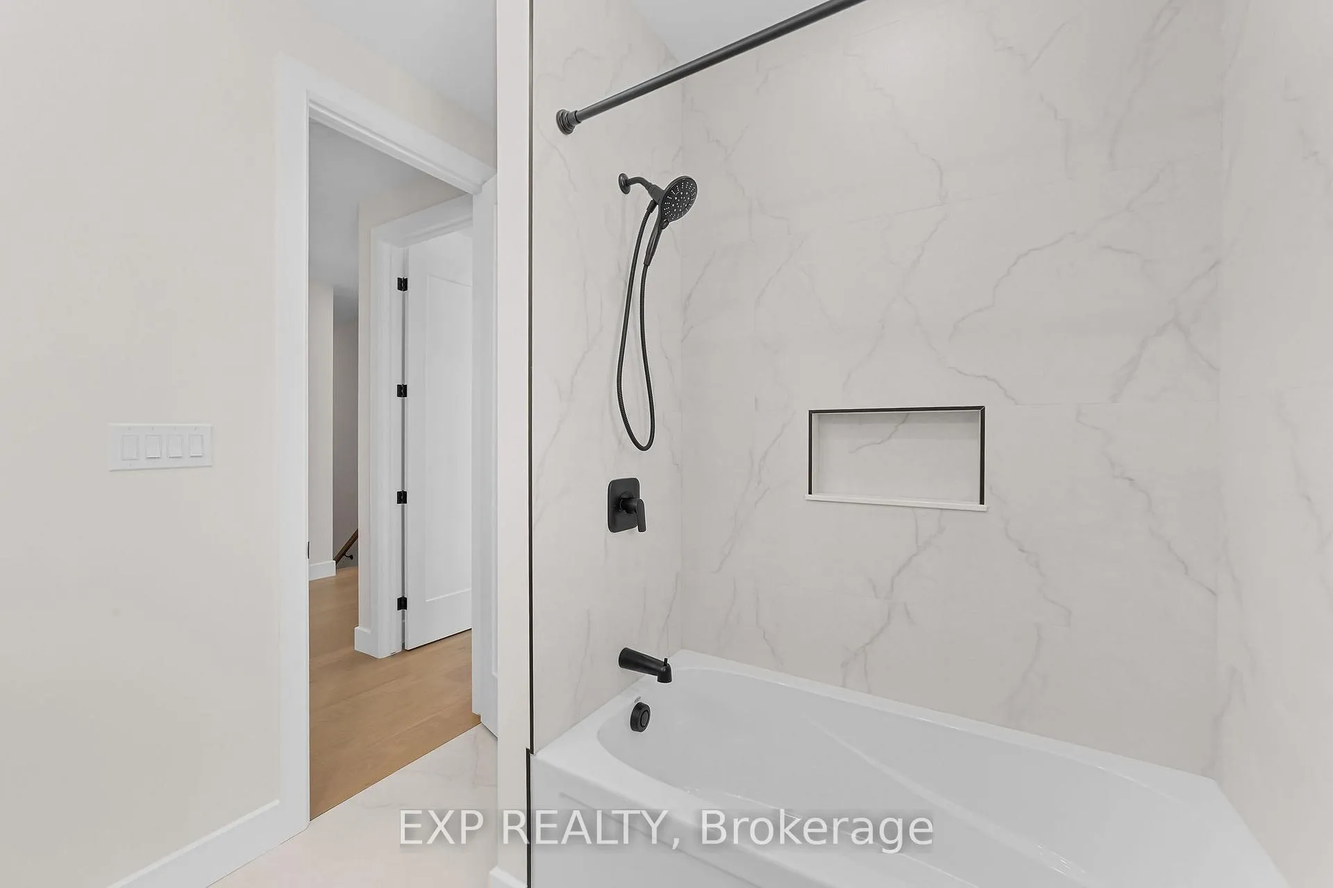 Photo 19 of 420 Erie Street, Warwick, Watford — HOMEH