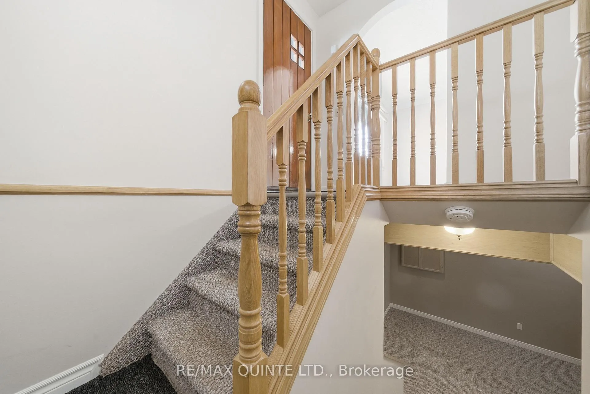 Photo 6 of 32 Bongard Crescent, Belleville, Belleville Ward — HOMEH