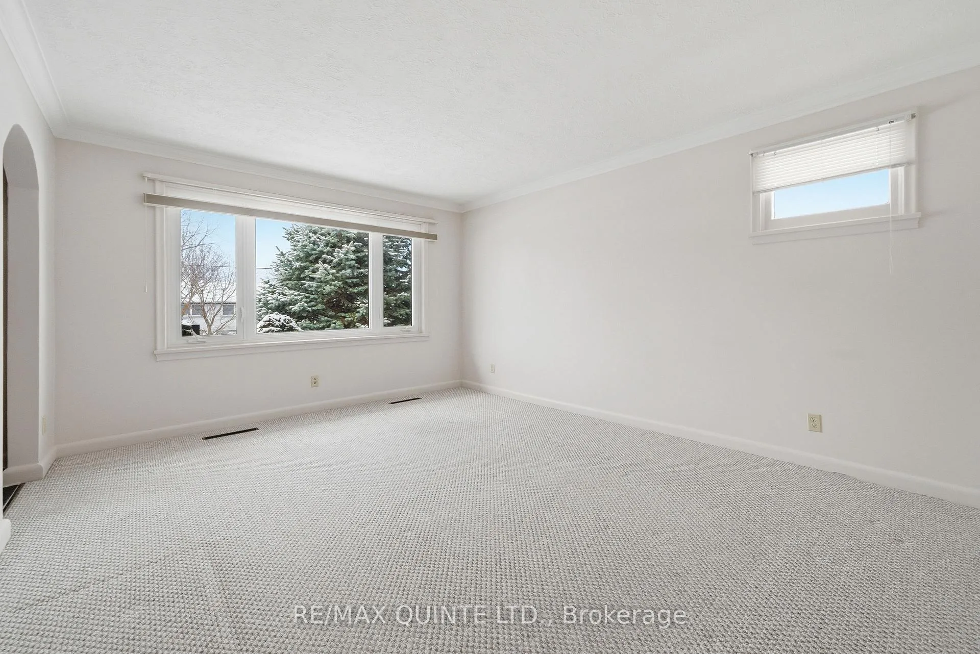 Photo 15 of 32 Bongard Crescent, Belleville, Belleville Ward — HOMEH