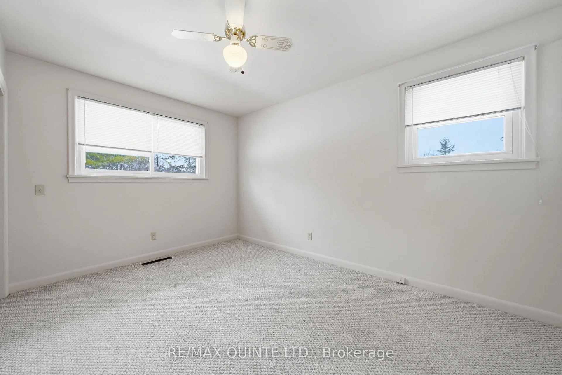 Photo 17 of 32 Bongard Crescent, Belleville, Belleville Ward — HOMEH