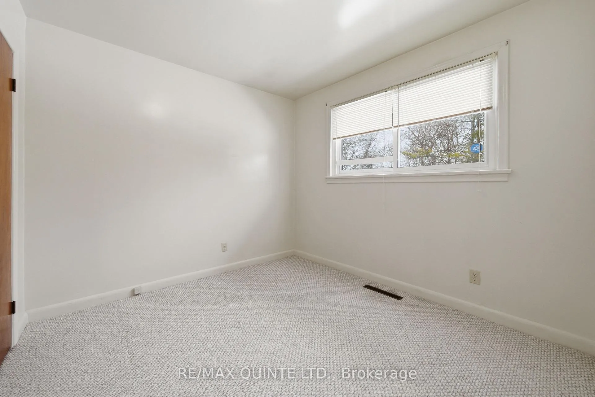 Photo 22 of 32 Bongard Crescent, Belleville, Belleville Ward — HOMEH