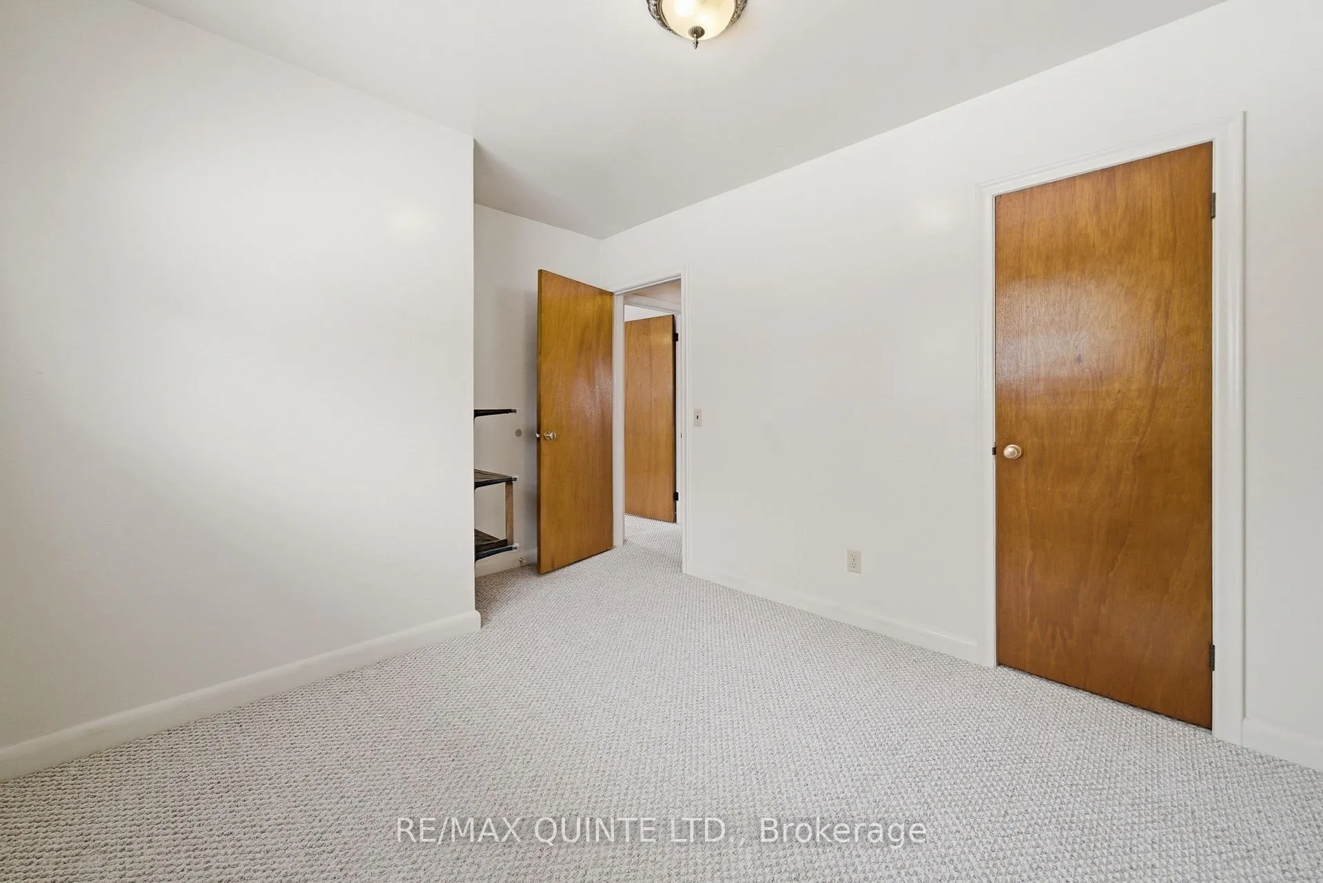 Photo 23 of 32 Bongard Crescent, Belleville, Belleville Ward — HOMEH