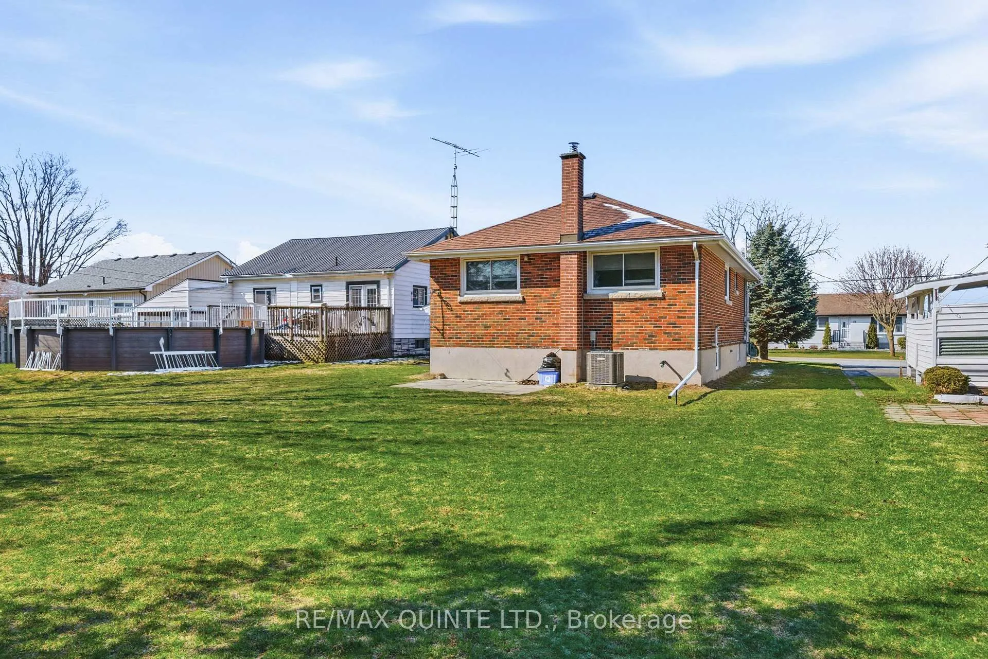 Photo 36 of 32 Bongard Crescent, Belleville, Belleville Ward — HOMEH