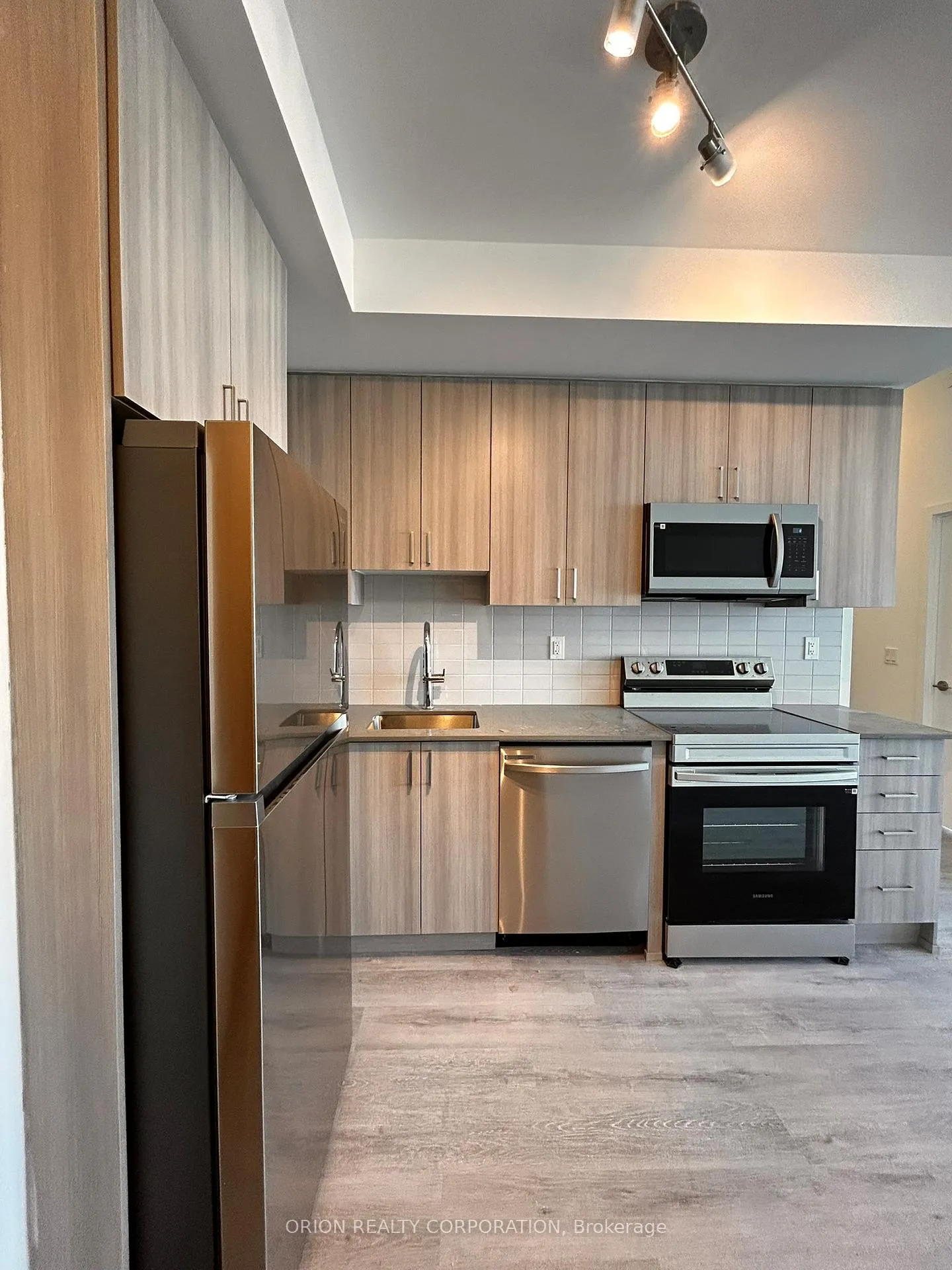 Photo 3 of Unit 2905, 1435 Celebration Drive, Pickering, Bay Ridges — HOMEH