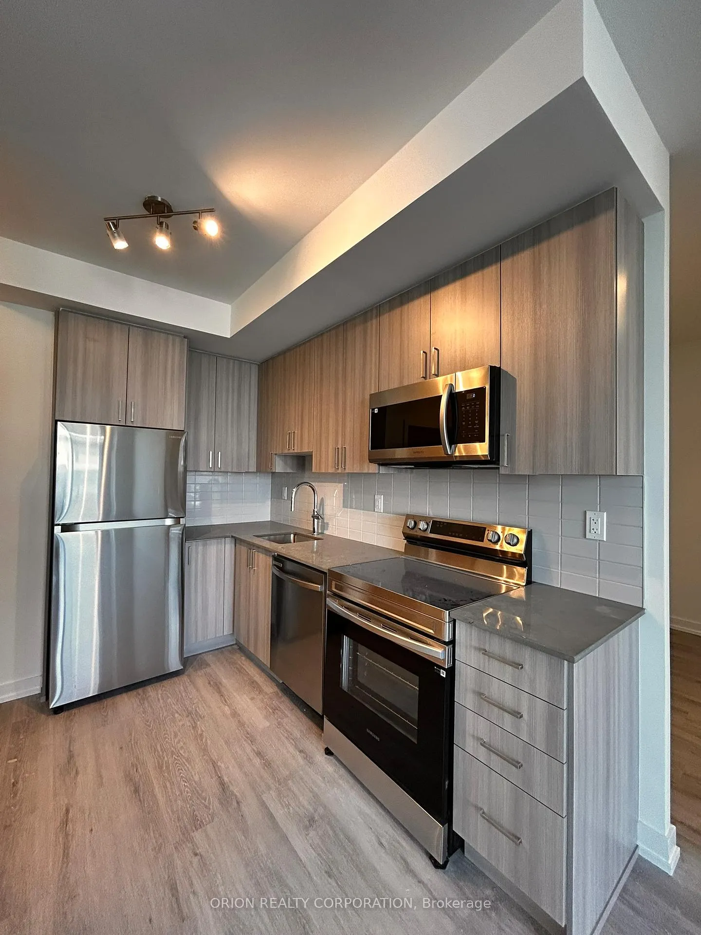 Photo 6 of Unit 2905, 1435 Celebration Drive, Pickering, Bay Ridges — HOMEH