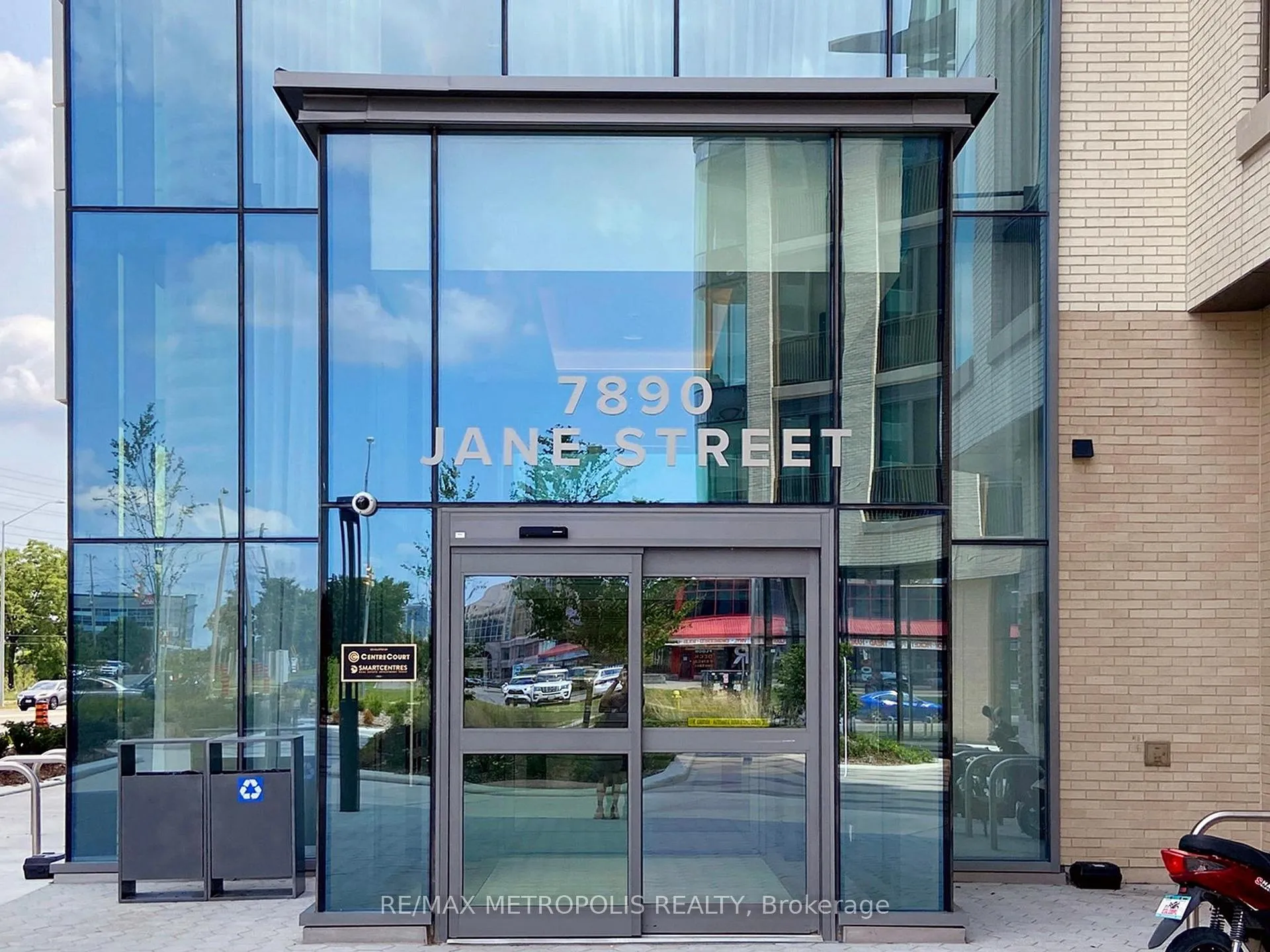 Photo 2 of Unit 4211, 7890 Jane Street, Vaughan, Concord — HOMEH