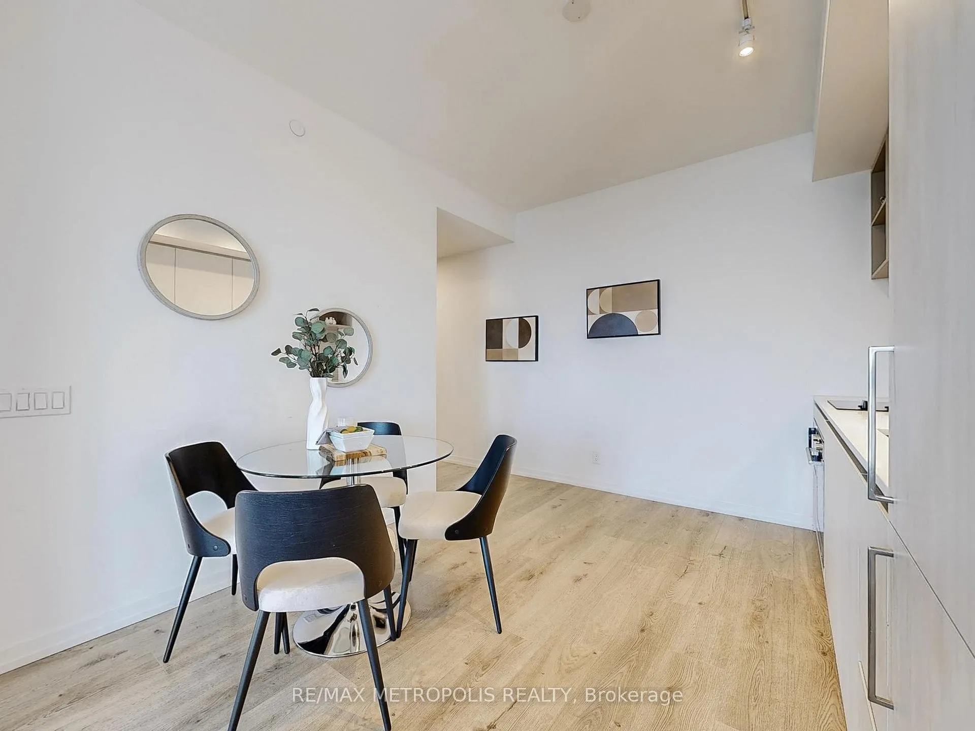 Photo 13 of Unit 4211, 7890 Jane Street, Vaughan, Concord — HOMEH