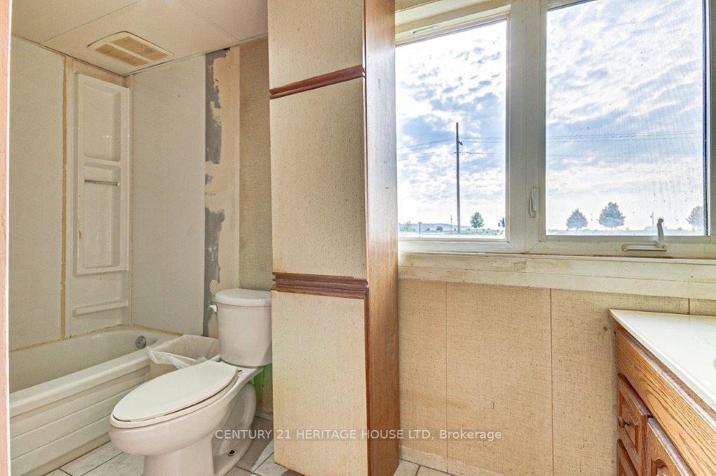 Photo 23 of 159 Maud Street, Central Elgin, Rural Central Elgin — HOMEH