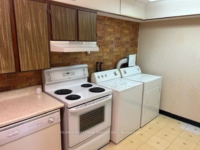 Photo 9 of Unit 206, 60 Inverlochy Boulevard, Markham, Royal Orchard — HOMEH