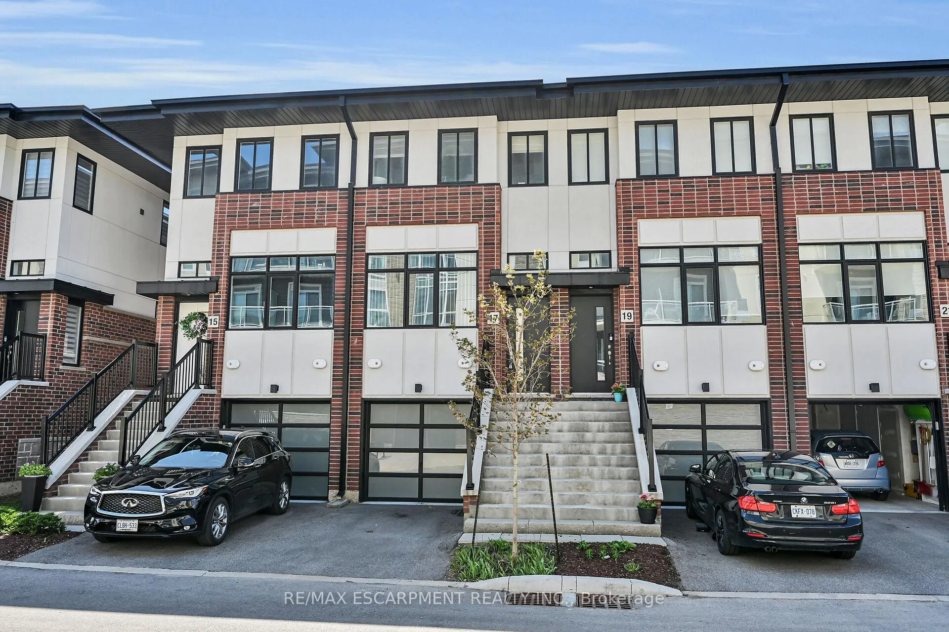 Front of 17 Markle Crescent