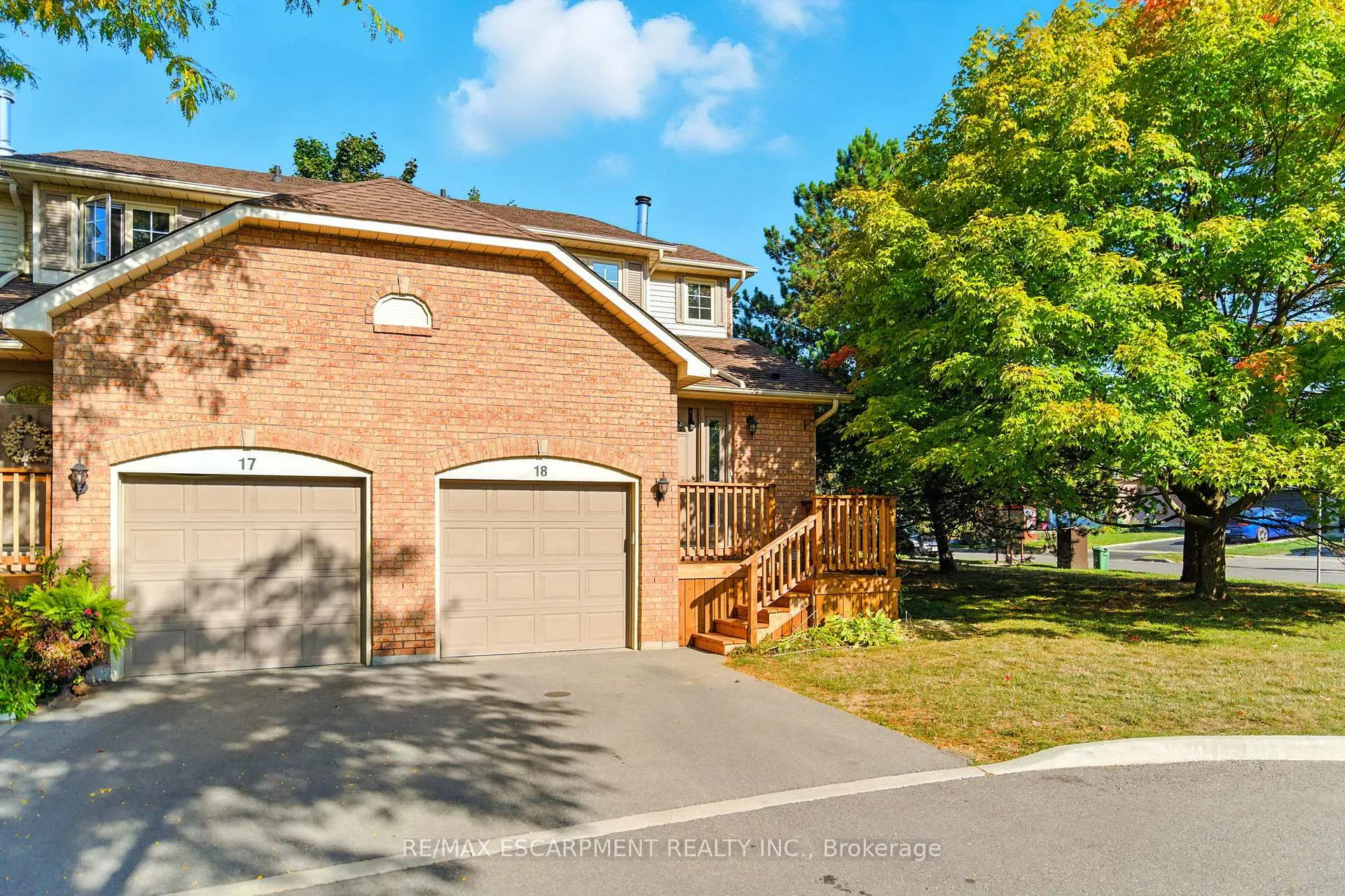 Photo 2 of Unit 18, 79 Braeheid Avenue, Hamilton, Waterdown — HOMEH