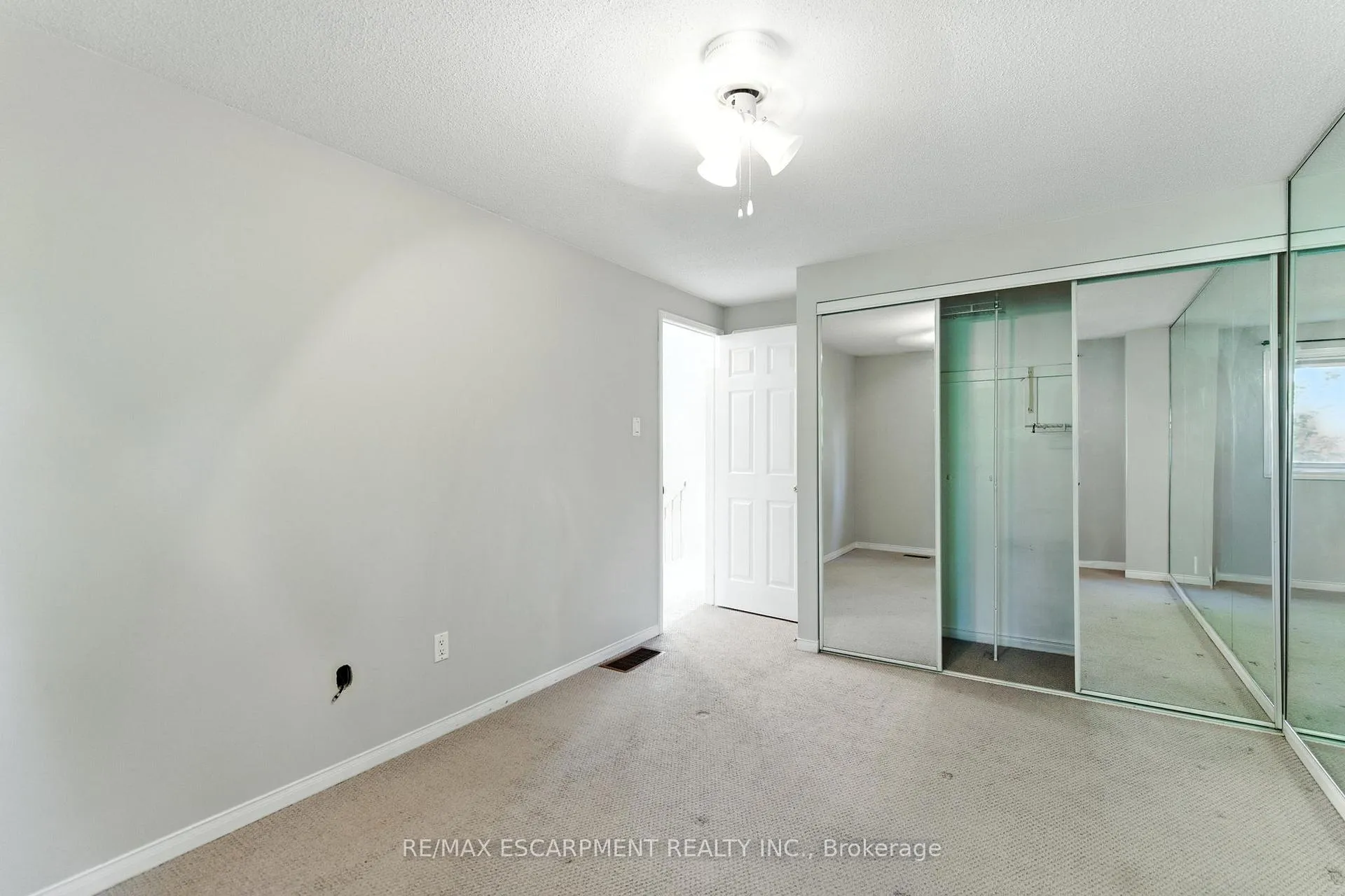 Photo 16 of Unit 18, 79 Braeheid Avenue, Hamilton, Waterdown — HOMEH