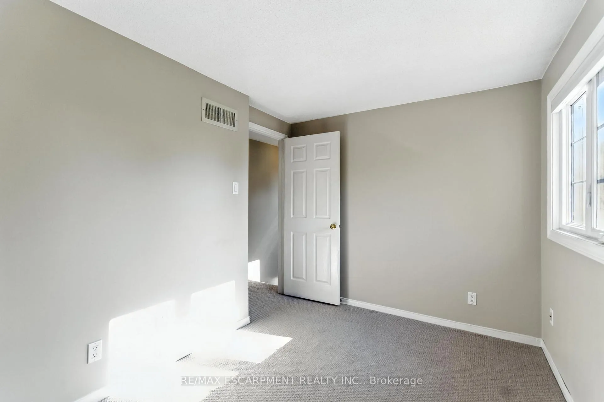 Photo 18 of Unit 18, 79 Braeheid Avenue, Hamilton, Waterdown — HOMEH