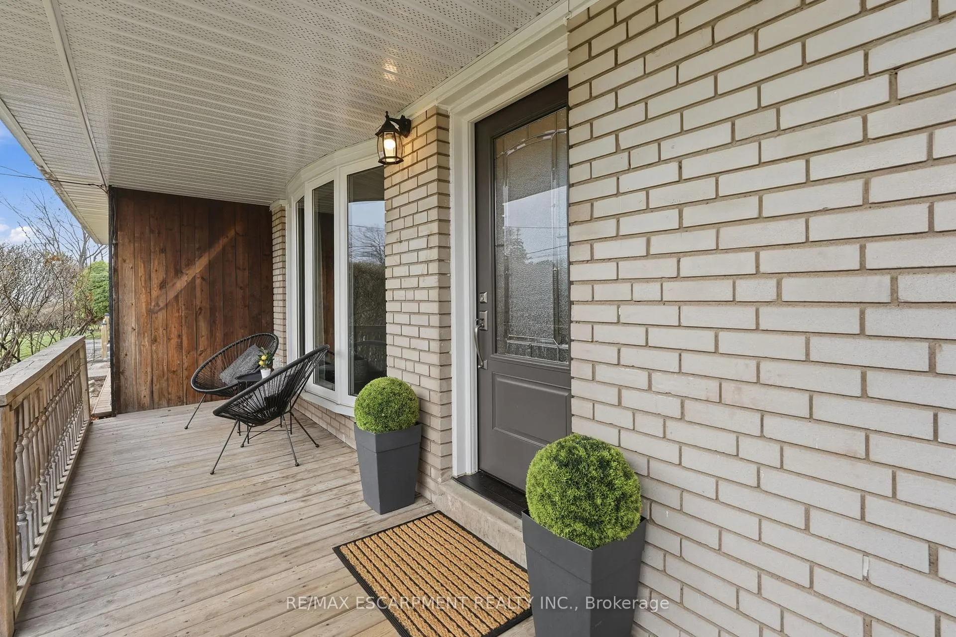 Photo 2 of 4487 Bennett Road, Burlington, Shoreacres — HOMEH