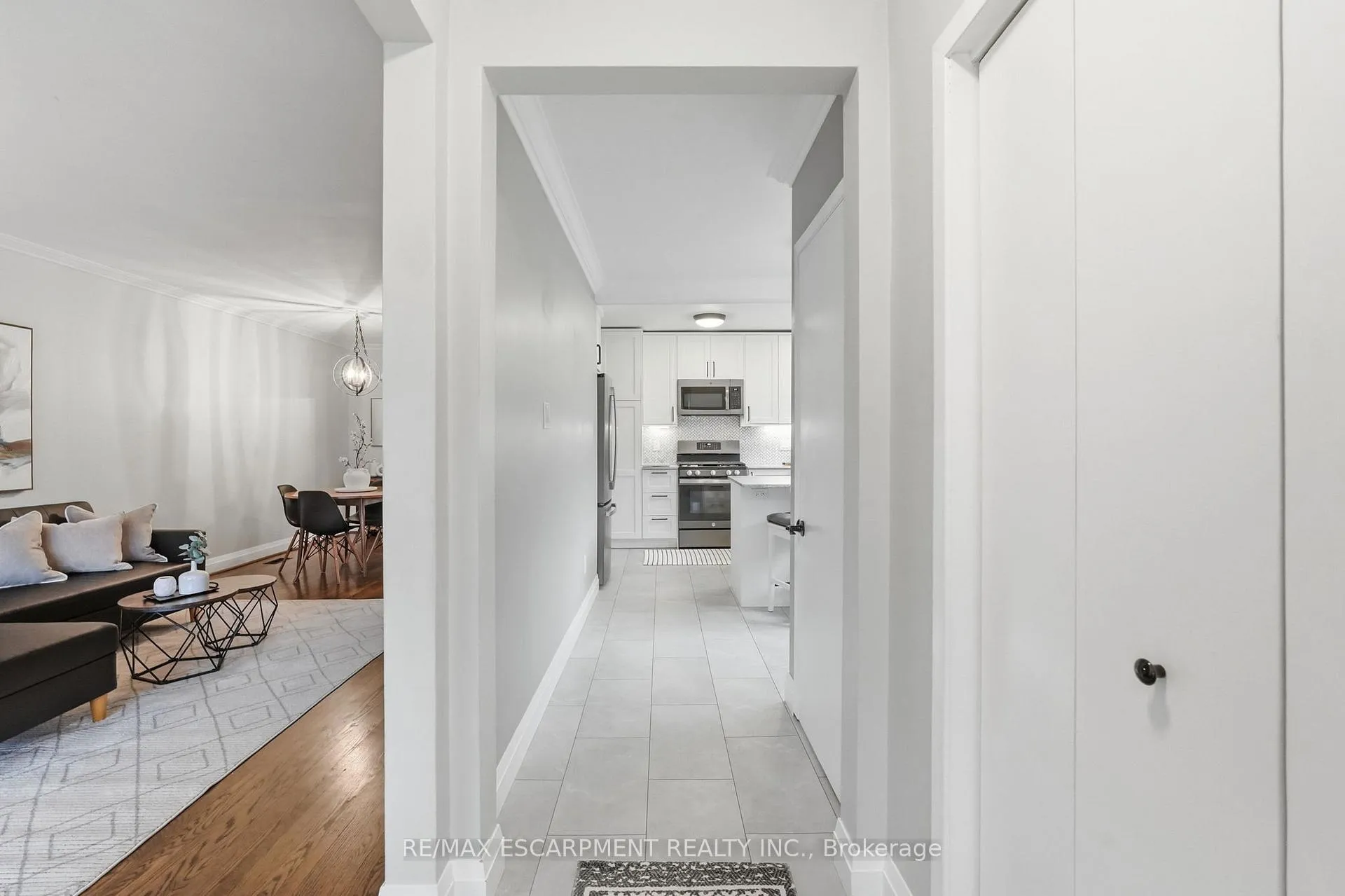 Photo 5 of 4487 Bennett Road, Burlington, Shoreacres — HOMEH