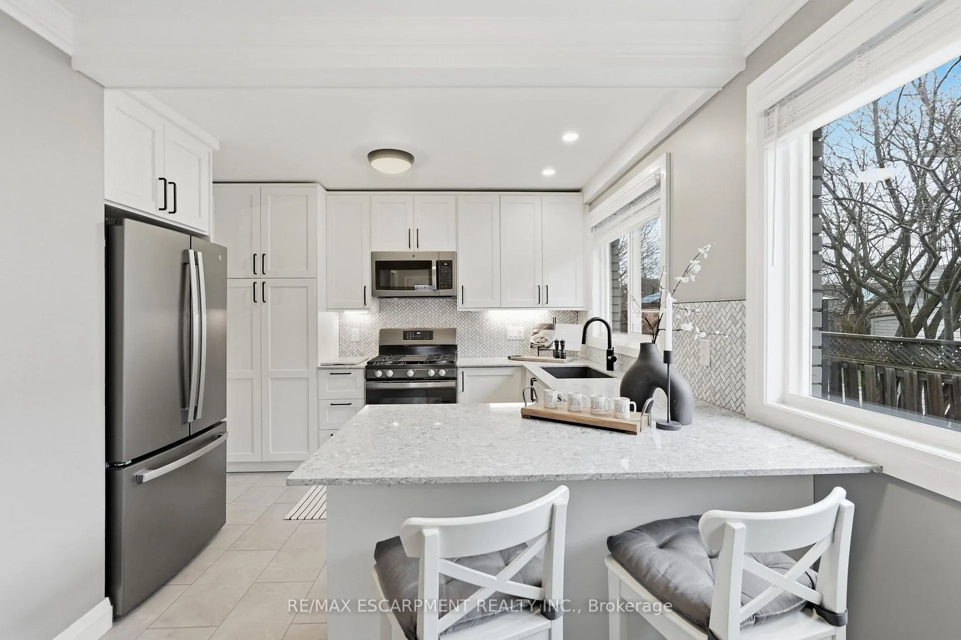 Photo 10 of 4487 Bennett Road, Burlington, Shoreacres — HOMEH