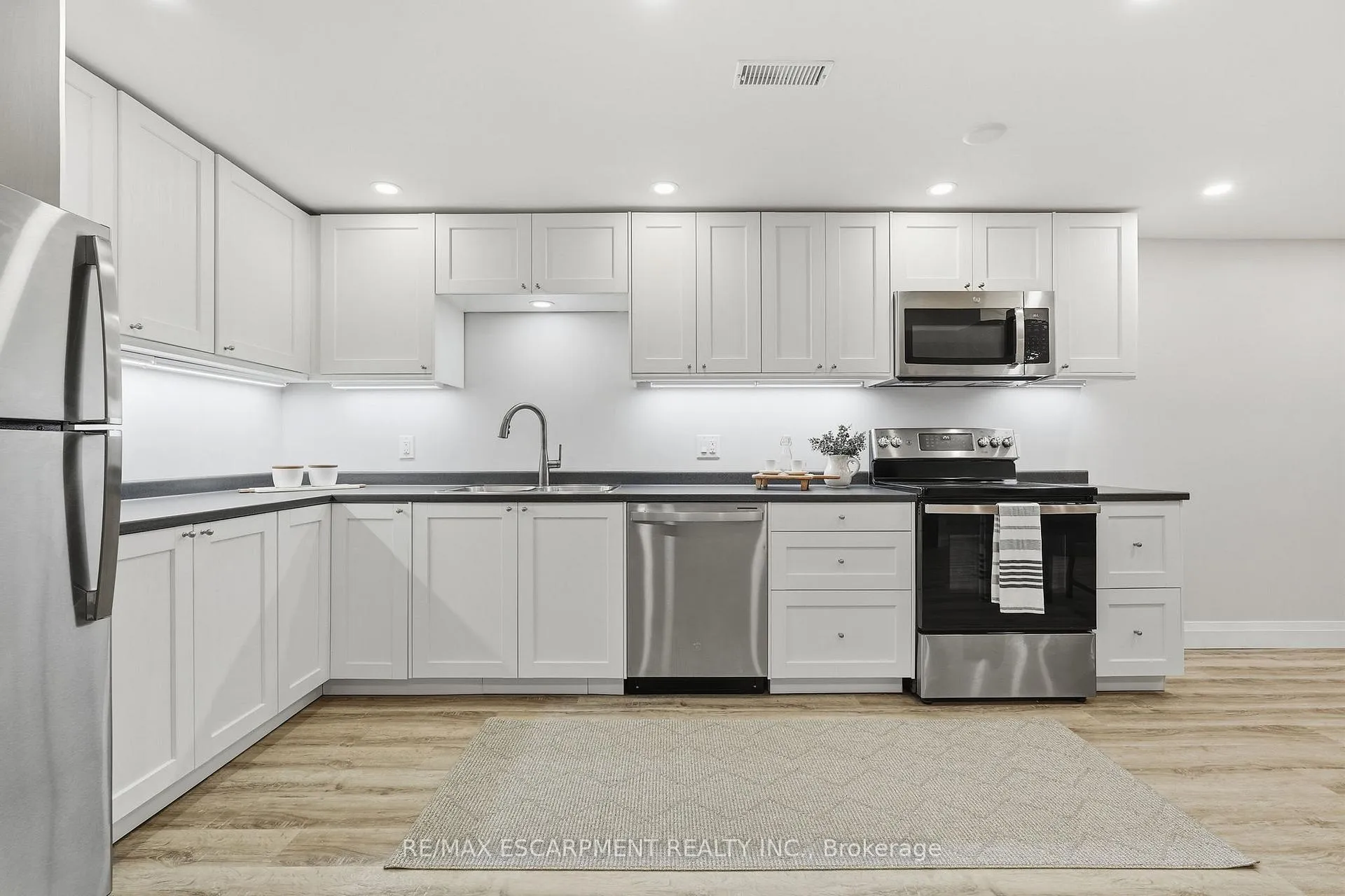 Photo 32 of 4487 Bennett Road, Burlington, Shoreacres — HOMEH