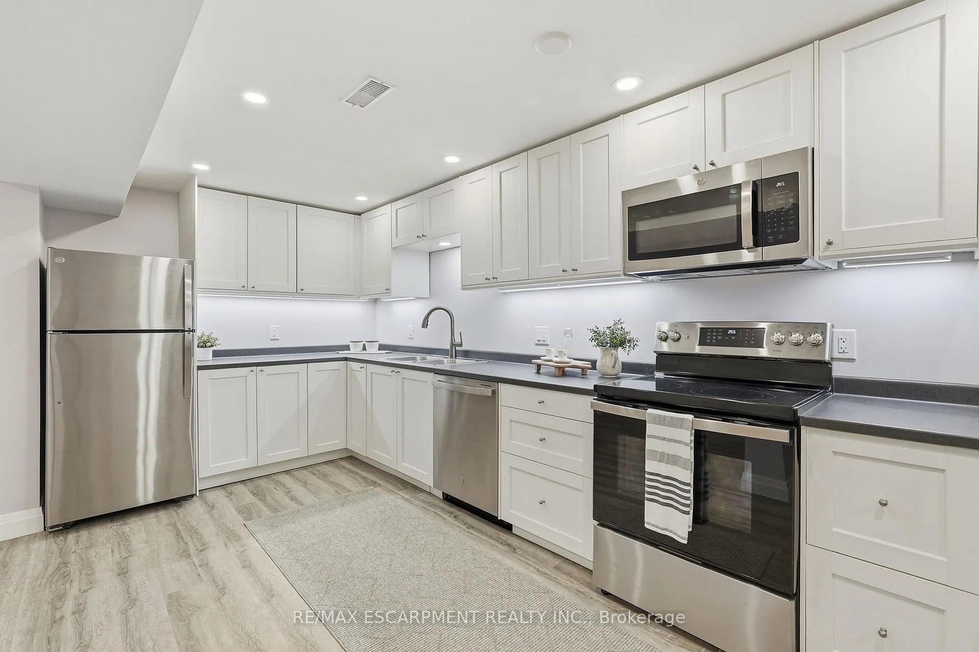Photo 34 of 4487 Bennett Road, Burlington, Shoreacres — HOMEH