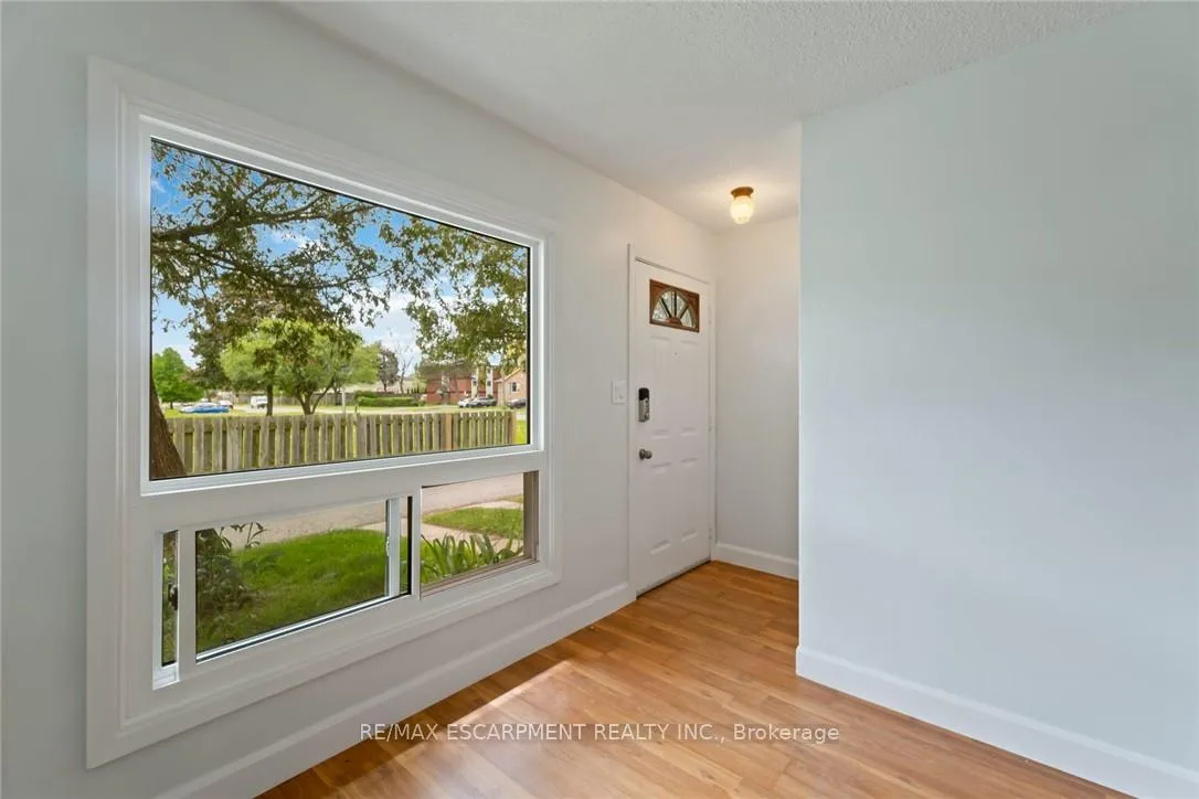 Photo 5 of Unit 10, 8646 Willoughby Drive, Niagara Falls, Chippawa — HOMEH