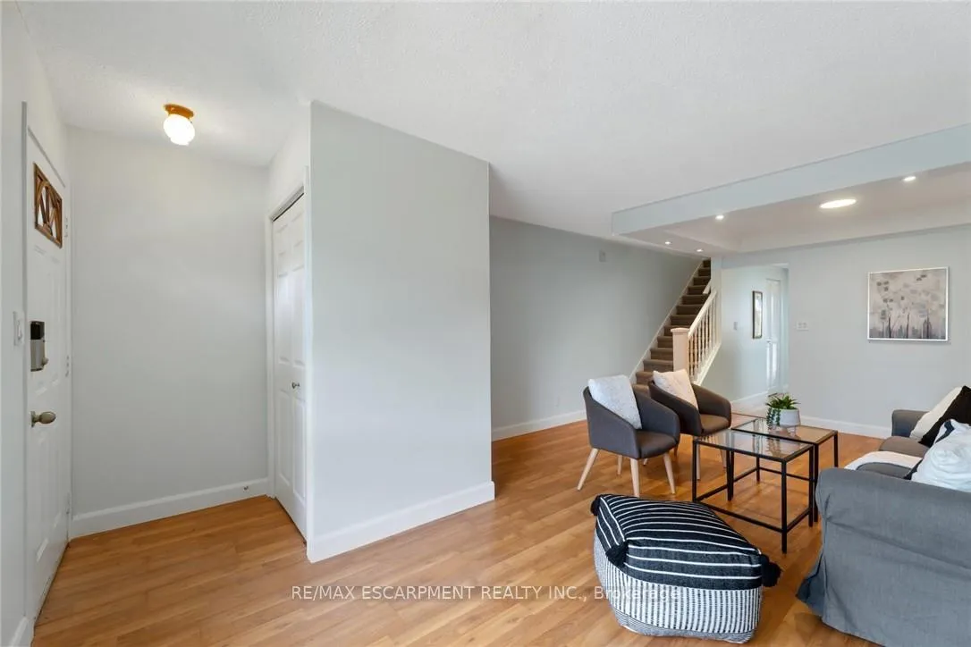 Photo 6 of Unit 10, 8646 Willoughby Drive, Niagara Falls, Chippawa — HOMEH