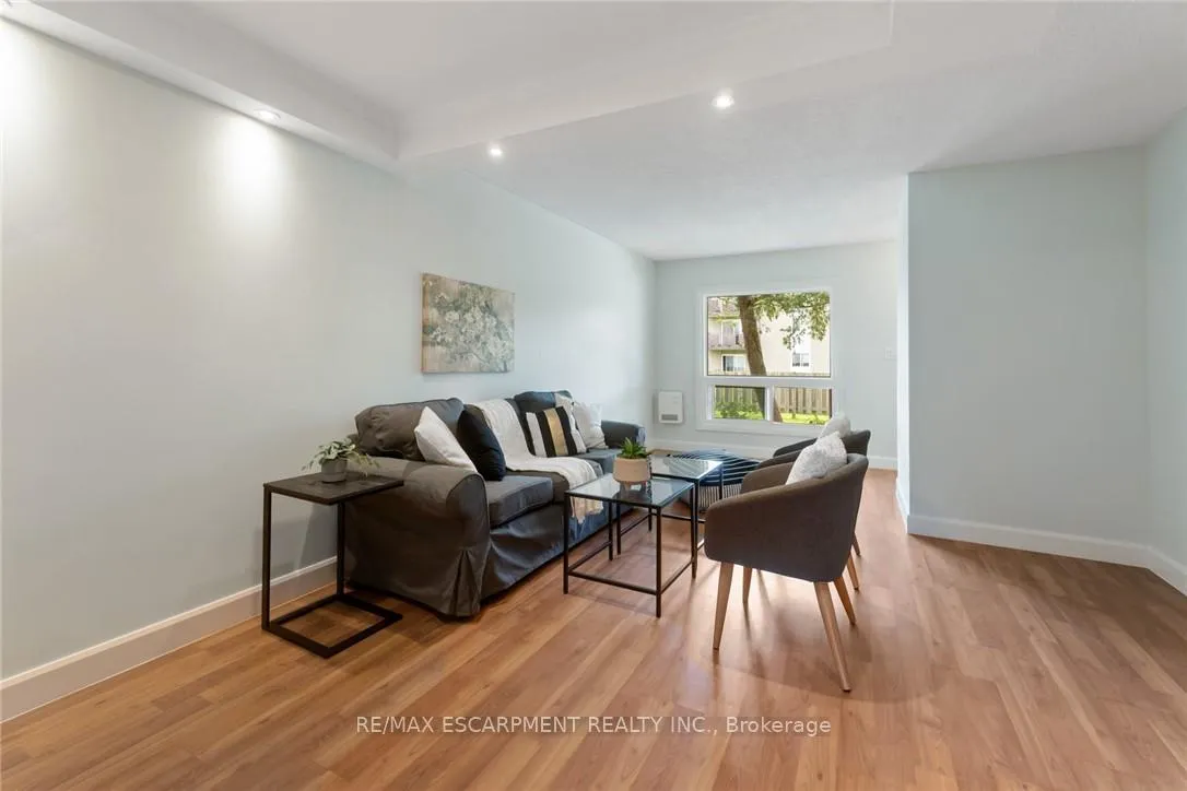 Photo 9 of Unit 10, 8646 Willoughby Drive, Niagara Falls, Chippawa — HOMEH