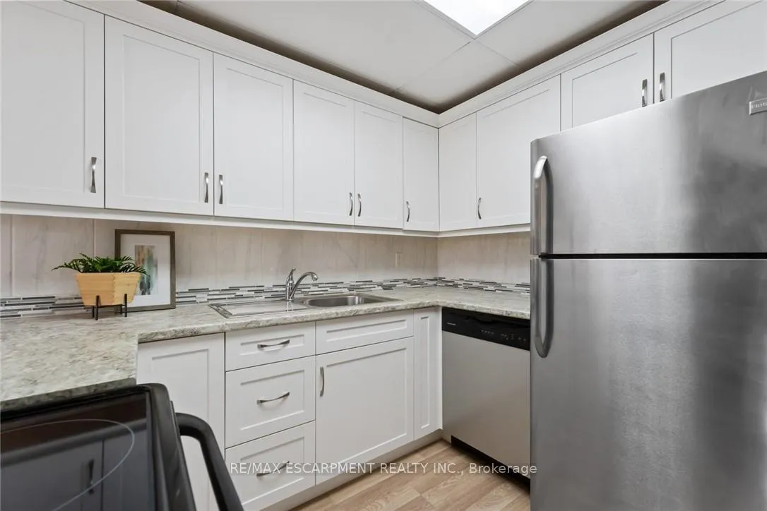 Photo 13 of Unit 10, 8646 Willoughby Drive, Niagara Falls, Chippawa — HOMEH