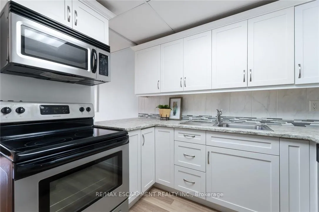 Photo 14 of Unit 10, 8646 Willoughby Drive, Niagara Falls, Chippawa — HOMEH