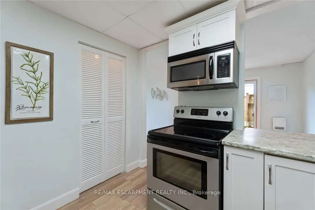 Photo 15 of Unit 10, 8646 Willoughby Drive, Niagara Falls, Chippawa — HOMEH