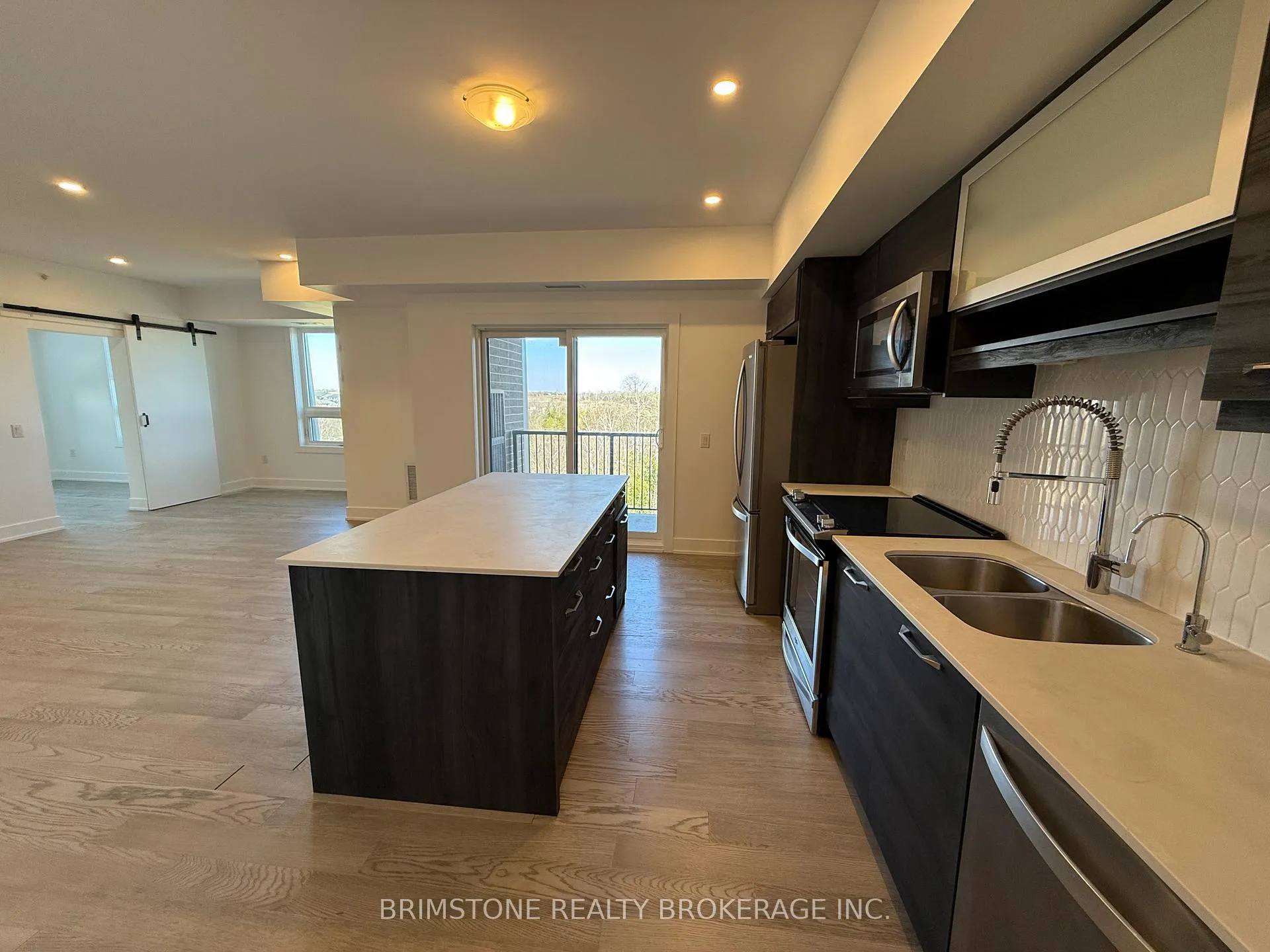 Photo 5 of Unit 502, 5 chef Lane, Barrie, Rural Barrie Southeast — HOMEH